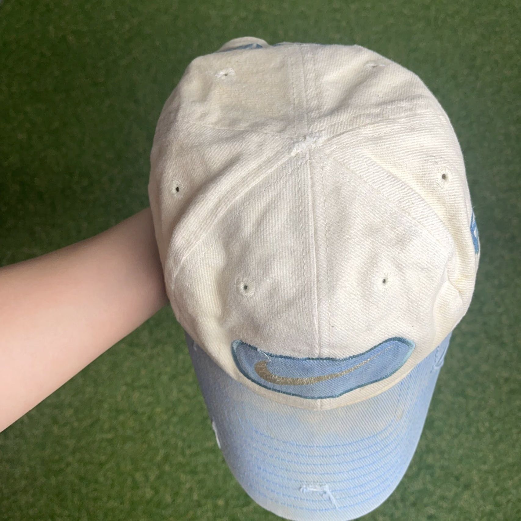 Nike VINTAGE Nike Tar Heels Baseball Cap Adjustable White Distressed 90s Sportswear Mens Size ONE SIZE - 4 Thumbnail