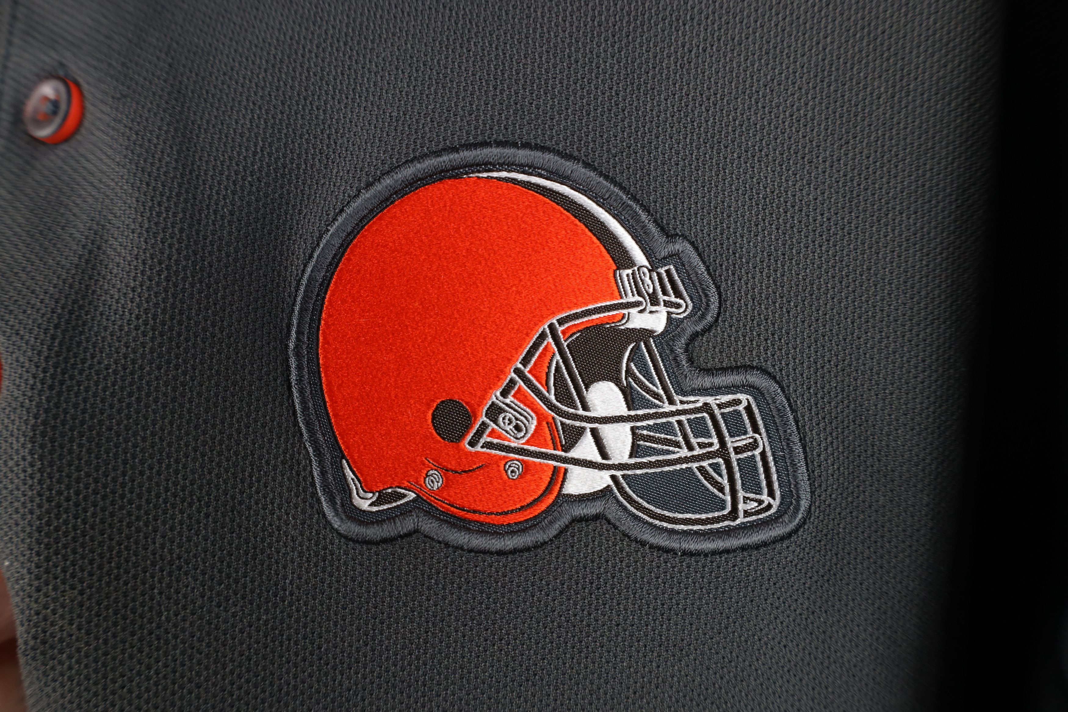Nike Nike NFL Browns Football Short Sleeve Golf Polo Shirt Gray Size US L / EU 52-54 / 3 - 5 Thumbnail