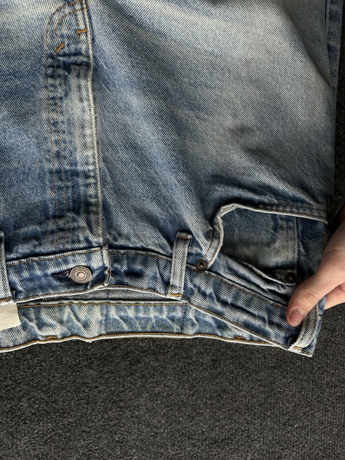Levi's ORANGE TAB🚨VNTG 90s Levis Jeans LEGEND y2k Light Wash Denim Size US 34 / EU 50 - 8 Thumbnail
