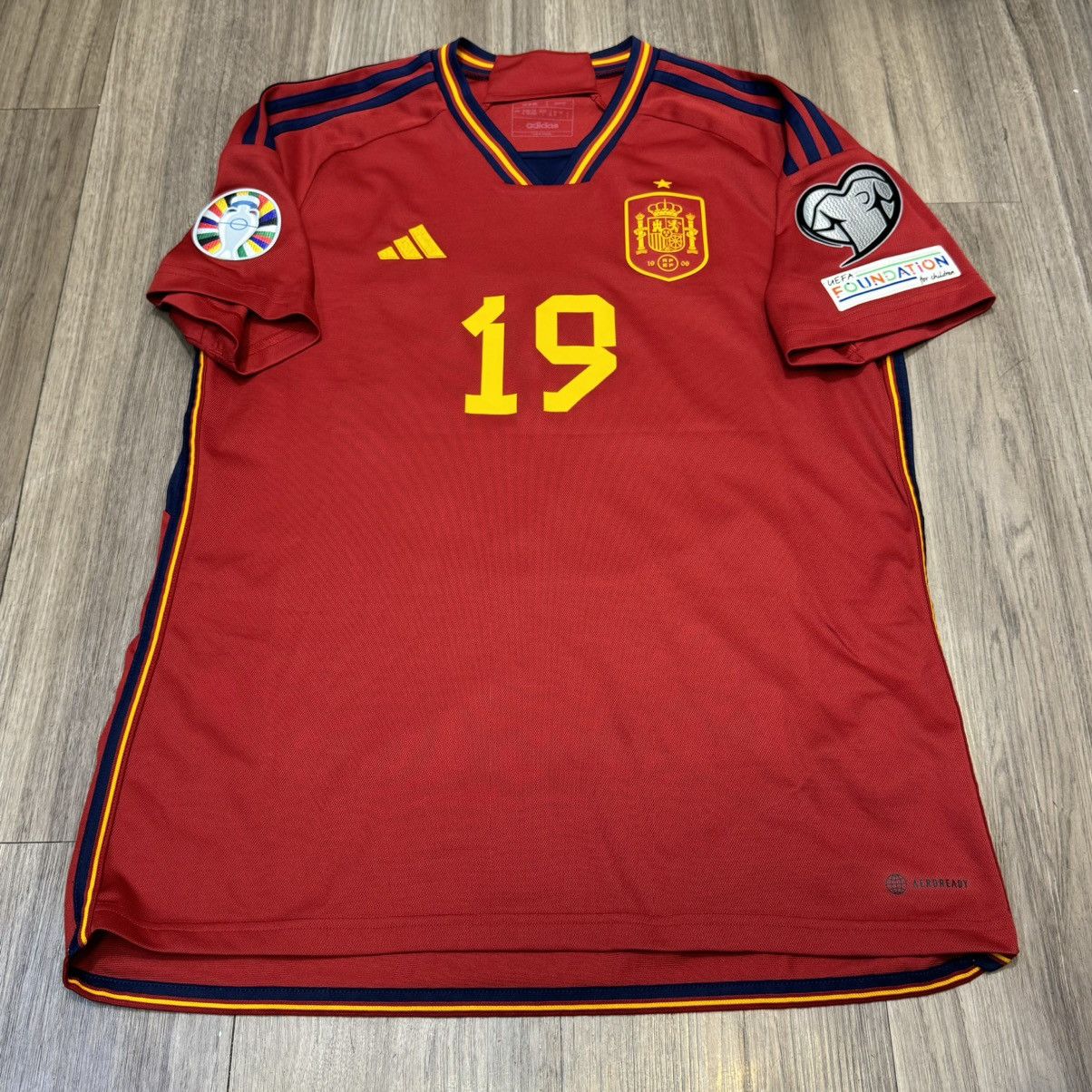 Adidas Spain 22/23 home shirt #19 Lamine Yamal Size US L / EU 52-54 / 3 - 1 Thumbnail