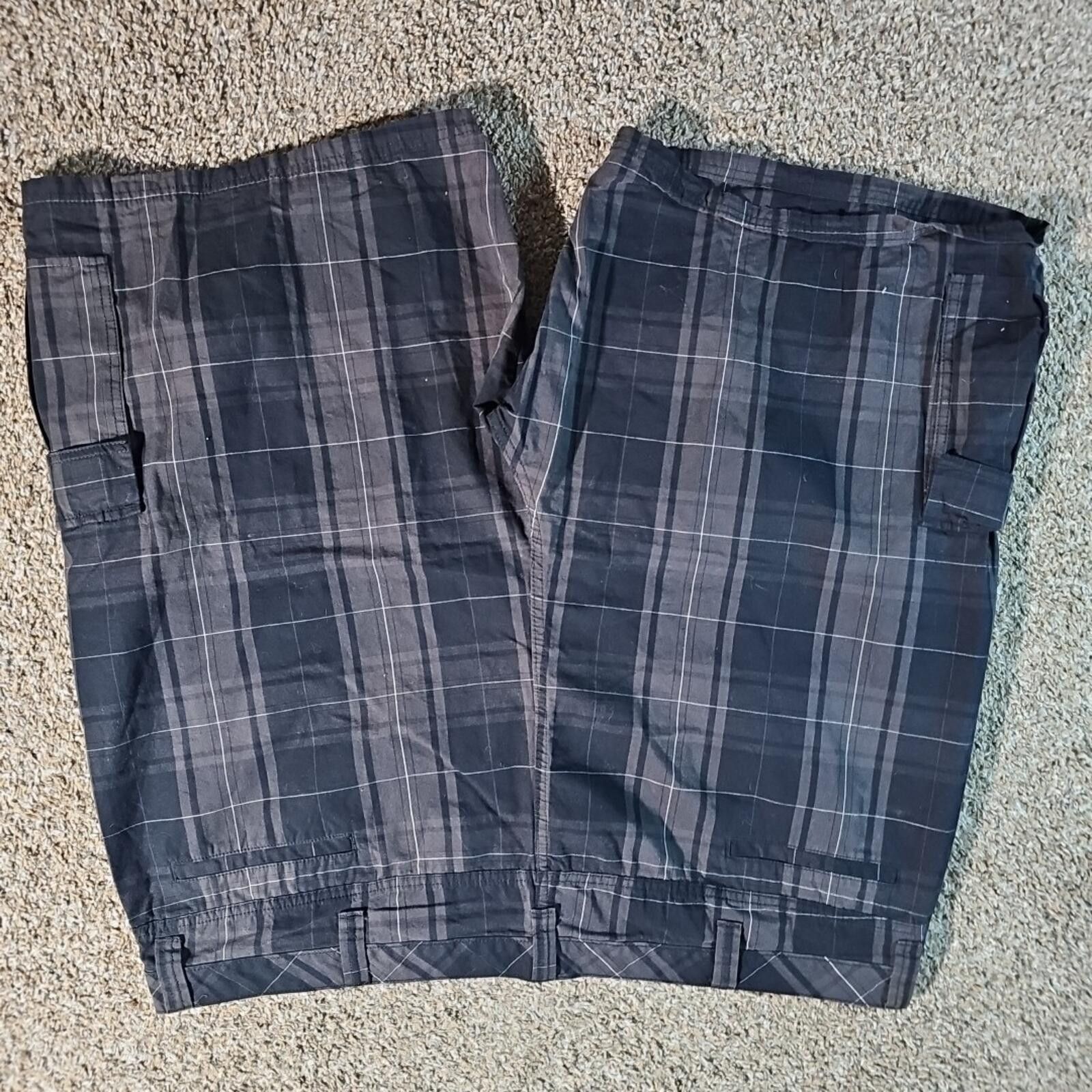 Wrangler Wrangler 48 Black Plaid Cargo Shorts Size US 44 / EU 60 - 6 Thumbnail