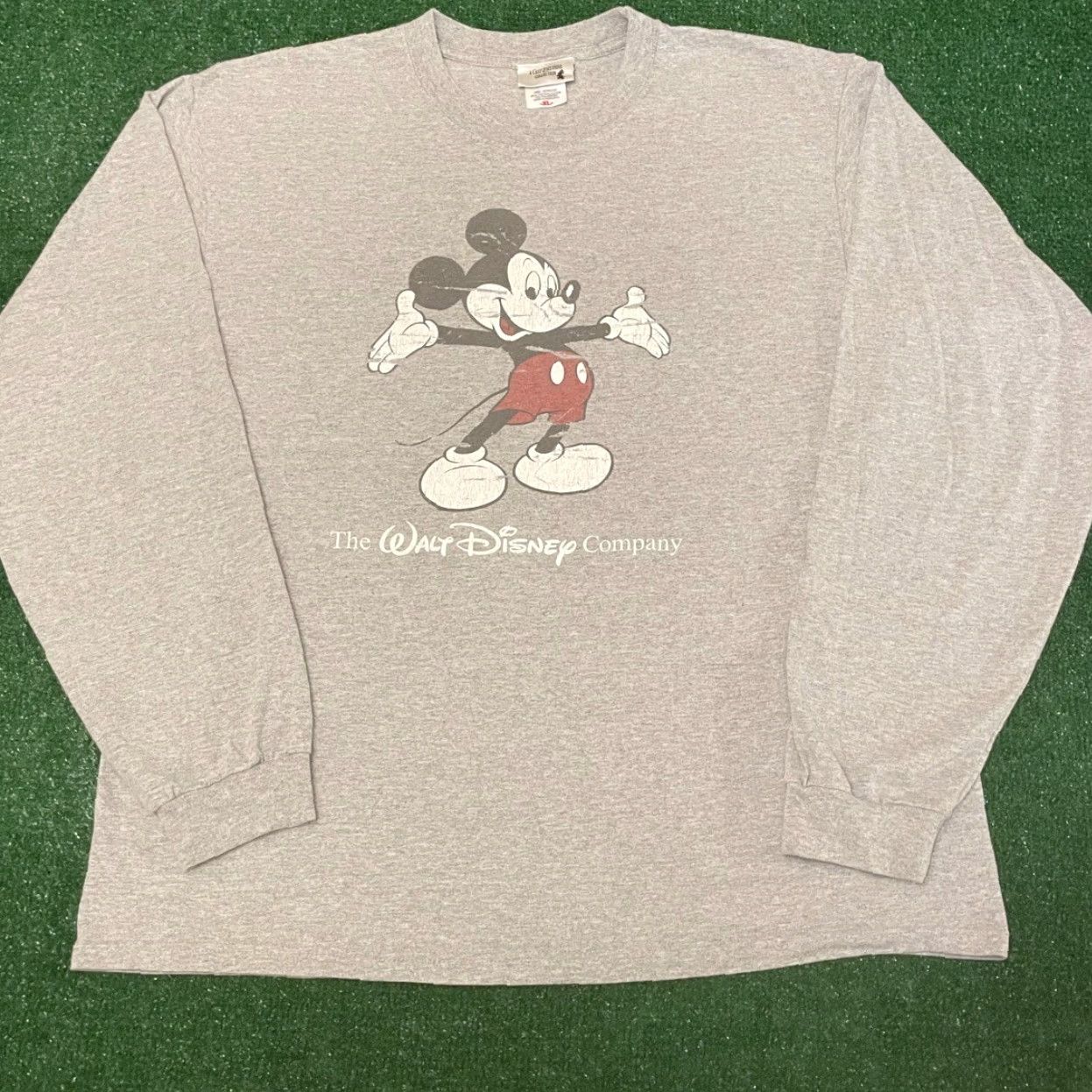 Disney VINTAGE Mickey Mouse Long Sleeve Shirt XL Disney Cast Exclusive Wardrobe Men's Gray 90s Cartoon Mens Size US XL / EU 56 / 4 - 3 Thumbnail