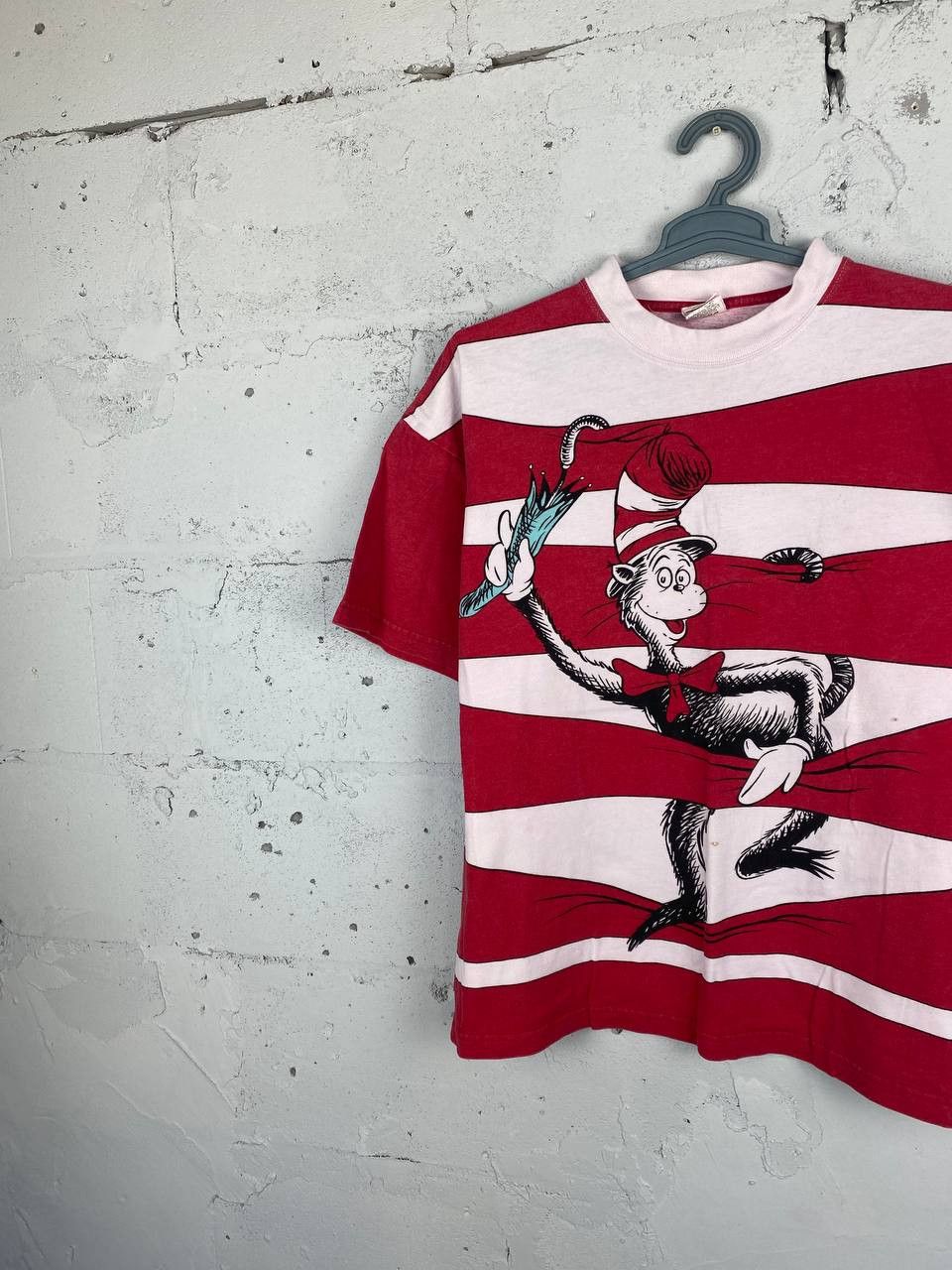 Disney × Vintage Vintage 90s Dr. Seuss Cat In The Hat Cartoon T-Shirt Size US XL / EU 56 / 4 - 2 Thumbnail