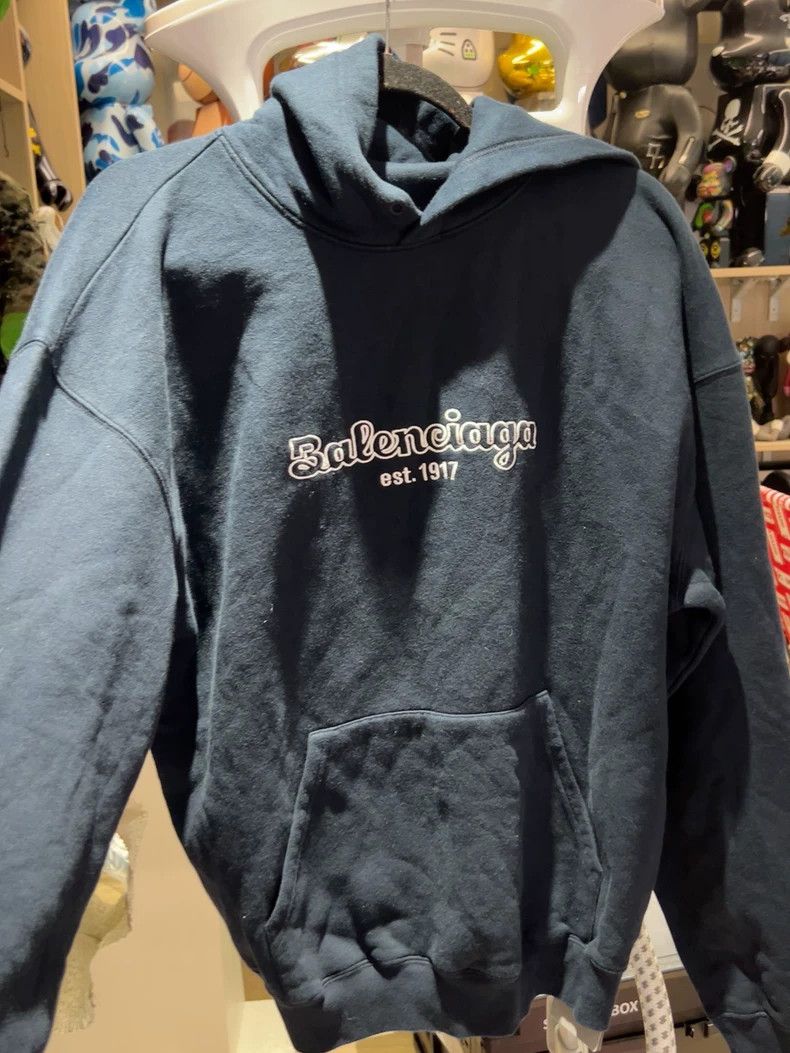 Balenciaga Balenciaga Navy Blue Hoodie New with Tag Size US M / EU 48-50 / 2 - 3 Thumbnail