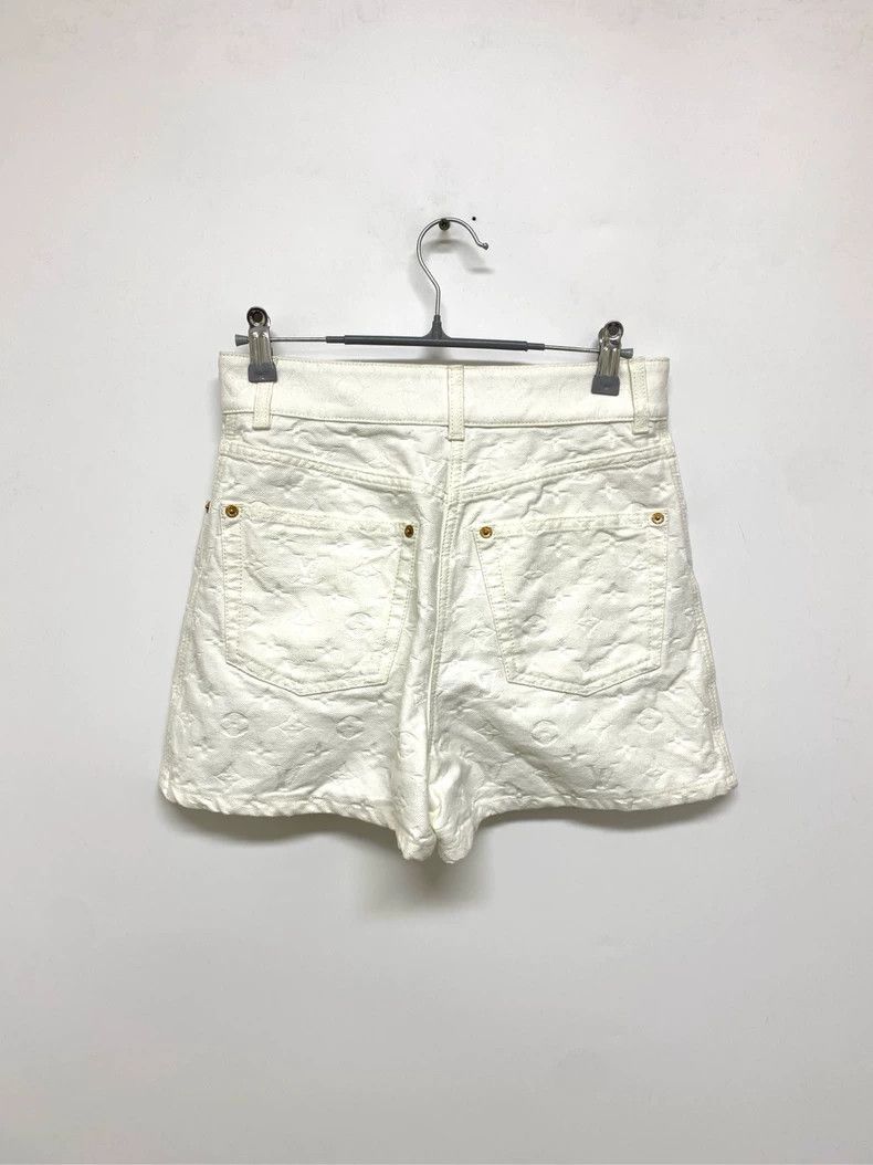 Louis Vuitton LOUIS VUITTON Dark embossed shorts Size US 34 / EU 50 - 8 Thumbnail