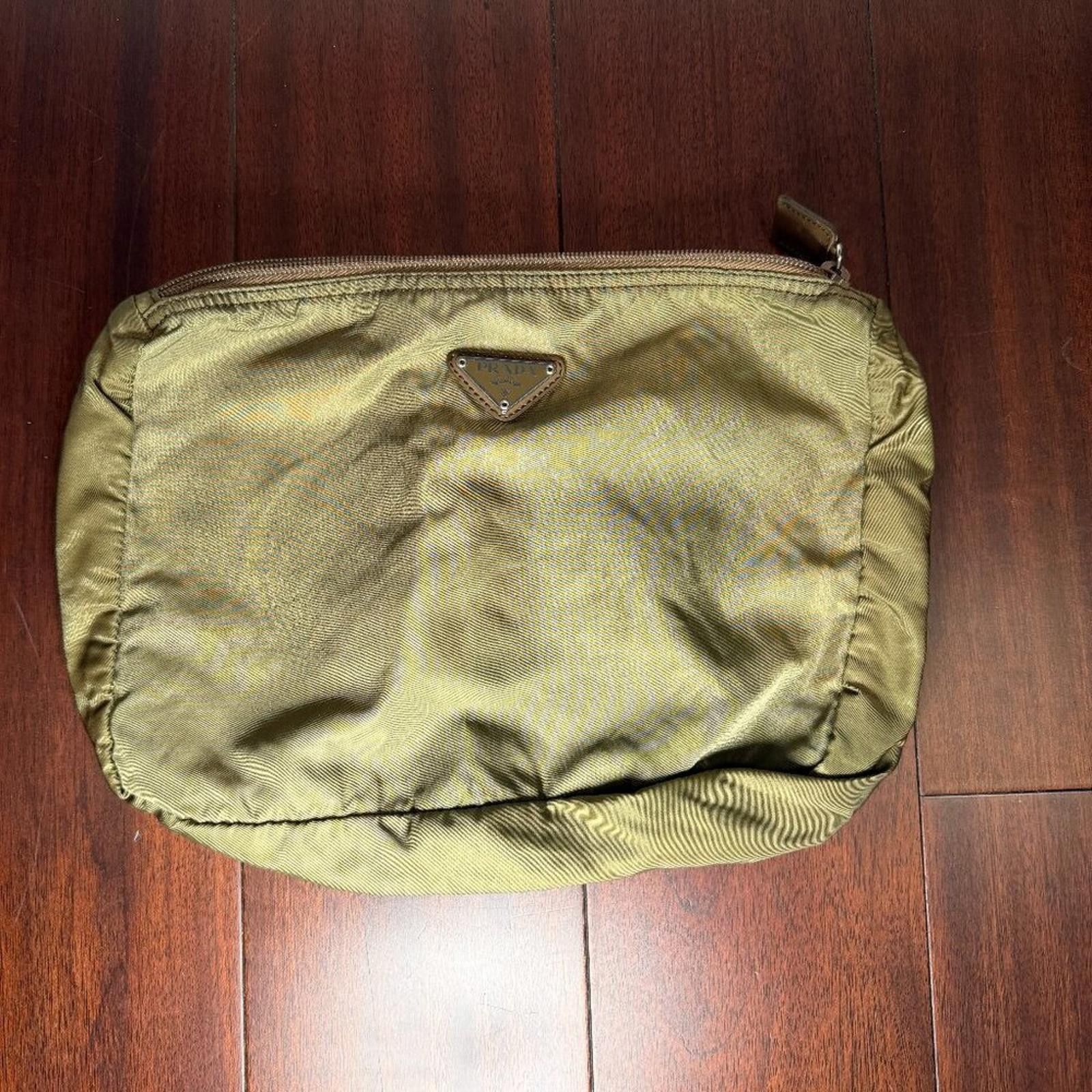 Prada Prada Logo Plate Nylon Cosmetic Pouch Olive Green Size ONE SIZE - 1 Thumbnail