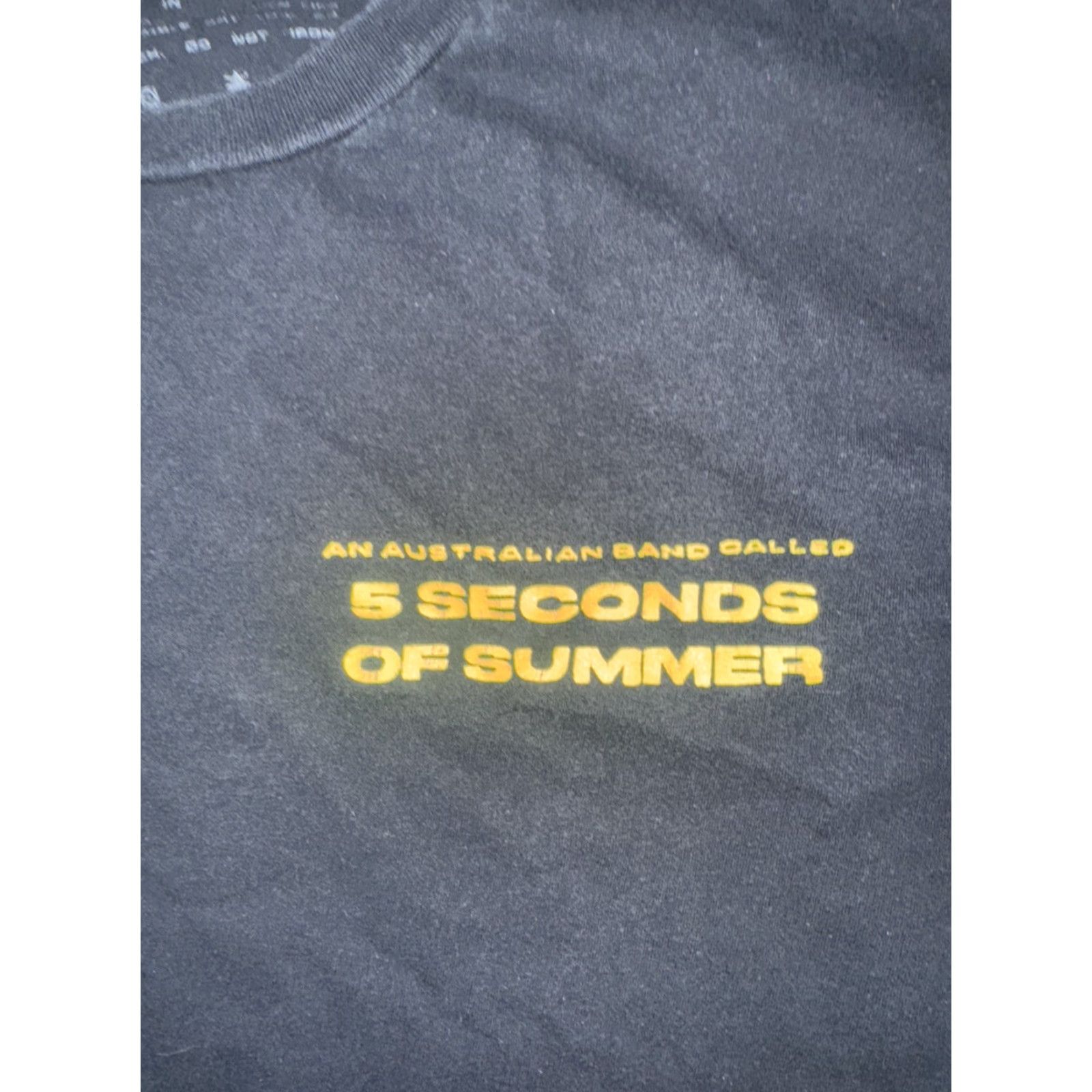 Vintage VINTAGE 5 Seconds of Summer Band Tee T-Shirt Graphic Print Crew Neck Short Sleeve Cotton Mens L Yellow Black Lighting 90s Concert Rock Emo Y2K Size US L / EU 52-54 / 3 - 4 Thumbnail