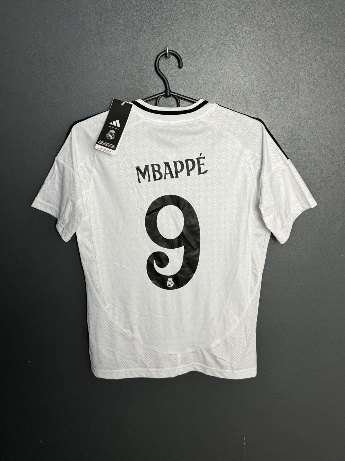 Adidas KIDS Real Madrid 24/25 Home Mbappe Football Jersey T-Shirt Size US XS / EU 42 / 0 - 1 Thumbnail