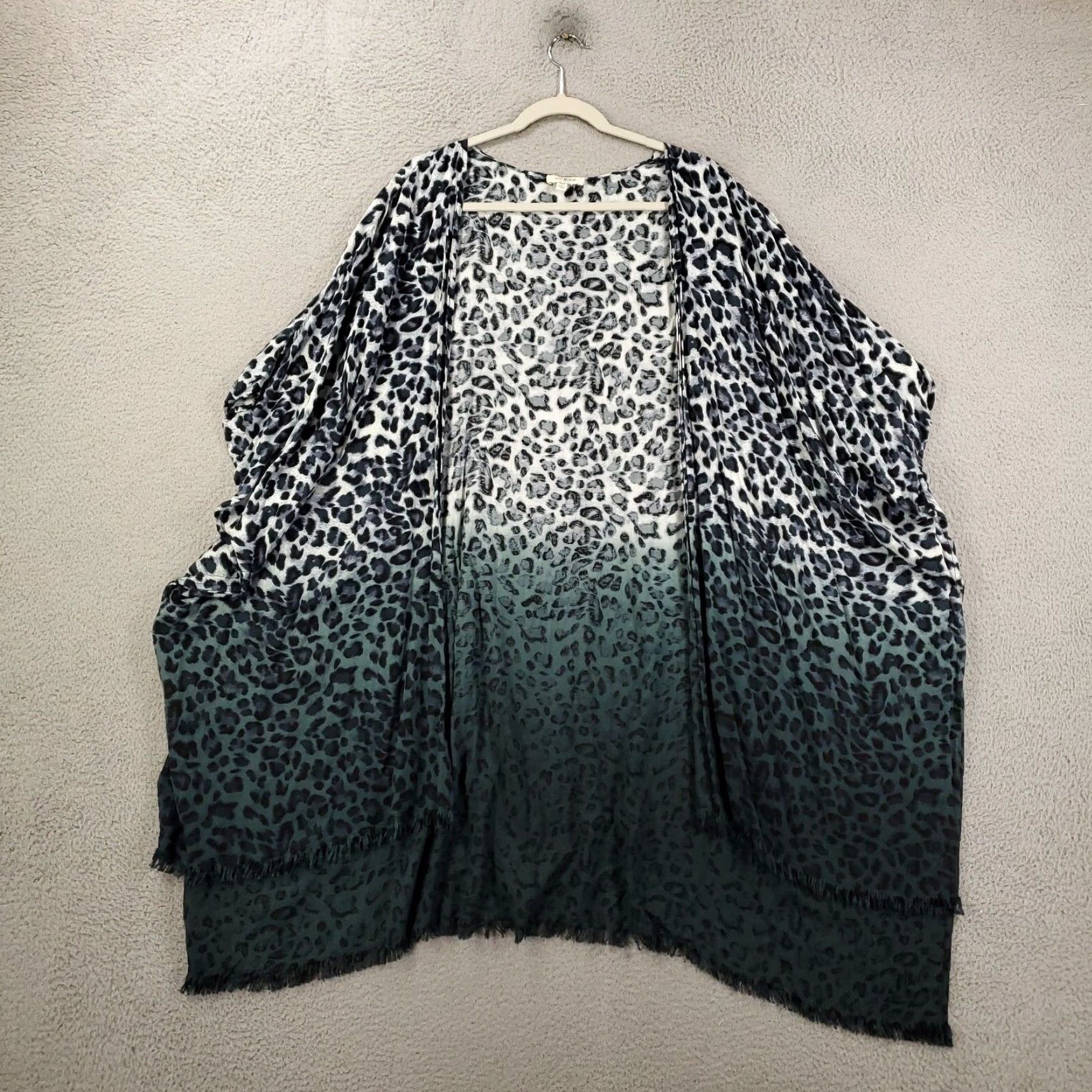 Vintage Boho Cardigan Oversized Medium White Blue Black Leopard Animal Print Open Flowy Size M / US 6-8 / IT 42-44 - 2 Thumbnail
