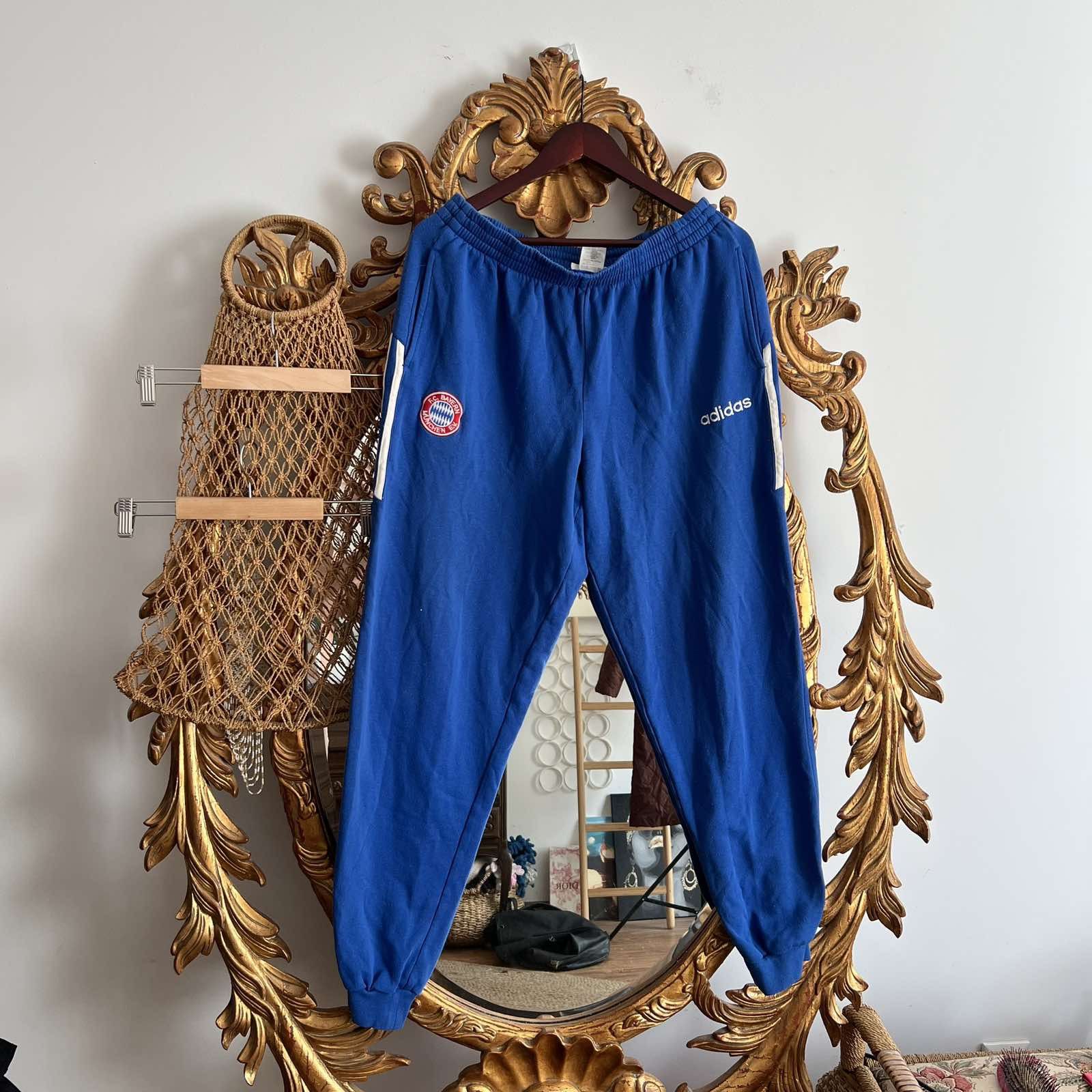 Adidas × Vintage Vintage soccer joggers Bayern Munich adidas pants size L Size US 34 / EU 50 - 1 Thumbnail