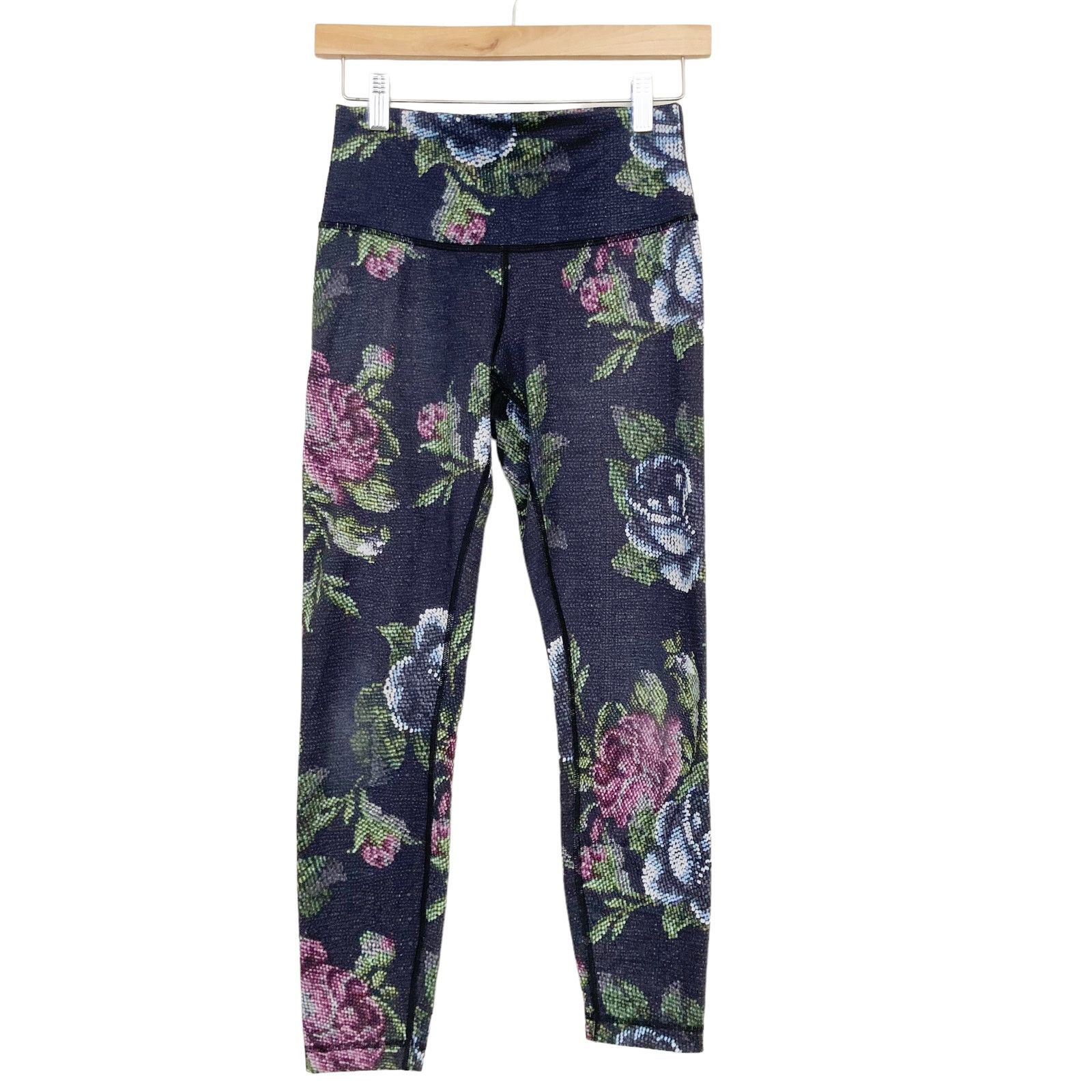 Lululemon Lululemon High Times Garden Party Leggings Size 27" / US 4 / IT 40 - 1 Thumbnail
