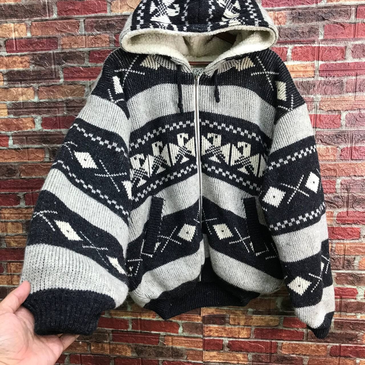 Vintage VINTAGE SABRINA JAPAN NAVAJO AZTEC THICK HOODIE SHERPA Size US L / EU 52-54 / 3 - 4 Thumbnail