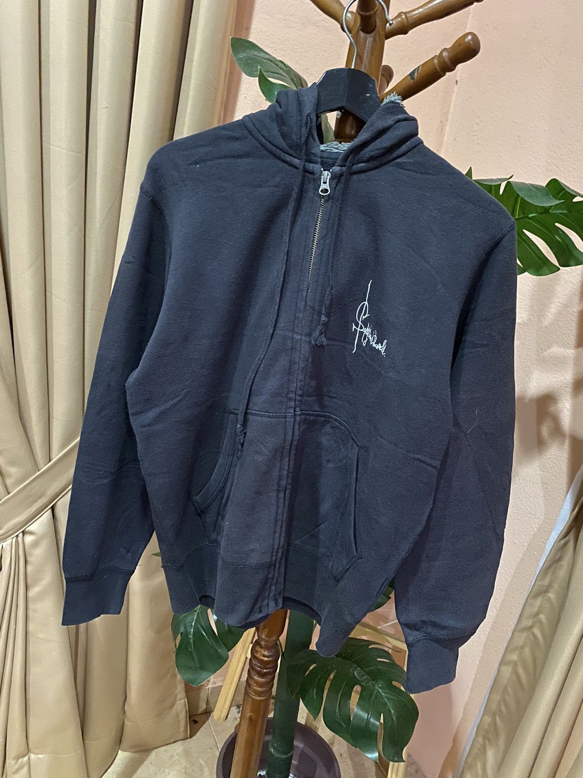 Uniqlo UT x Kenichi Asai “Bad Strawberries” Hard Rock Hoodie Size US M / EU 48-50 / 2 - 3 Thumbnail
