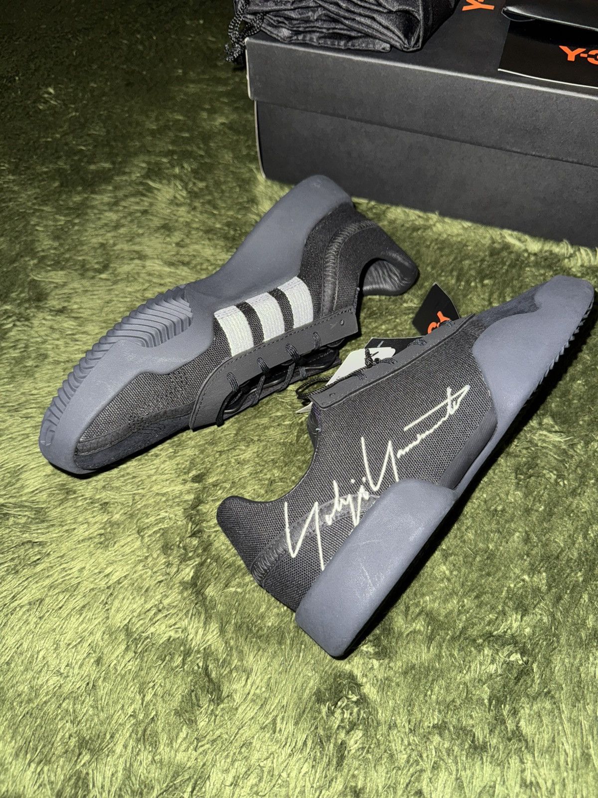 Y-3 [US 6] Y-3 Yohji Yamamoto YUNU Embroidered Logo Split-Toe Size US 6 / IT 36 - 5 Thumbnail