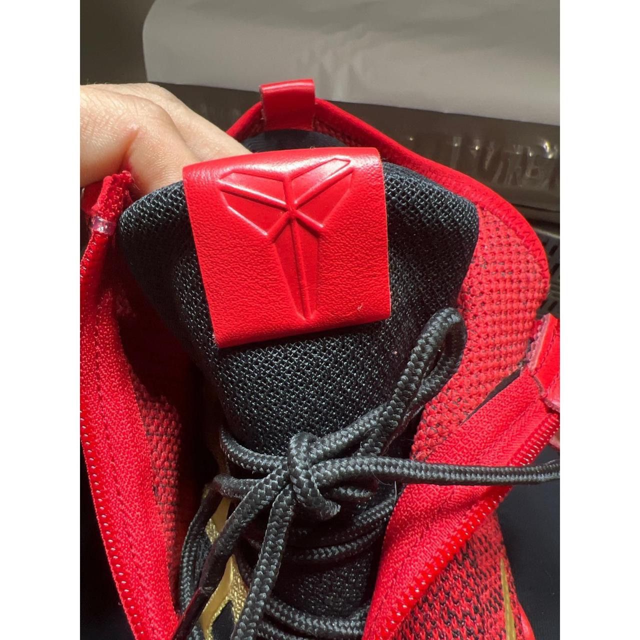 Nike Nike Kobe Zoom Icon Chinese New Year Red Gold Mens 10 Size US 10 / EU 43 - 8 Thumbnail