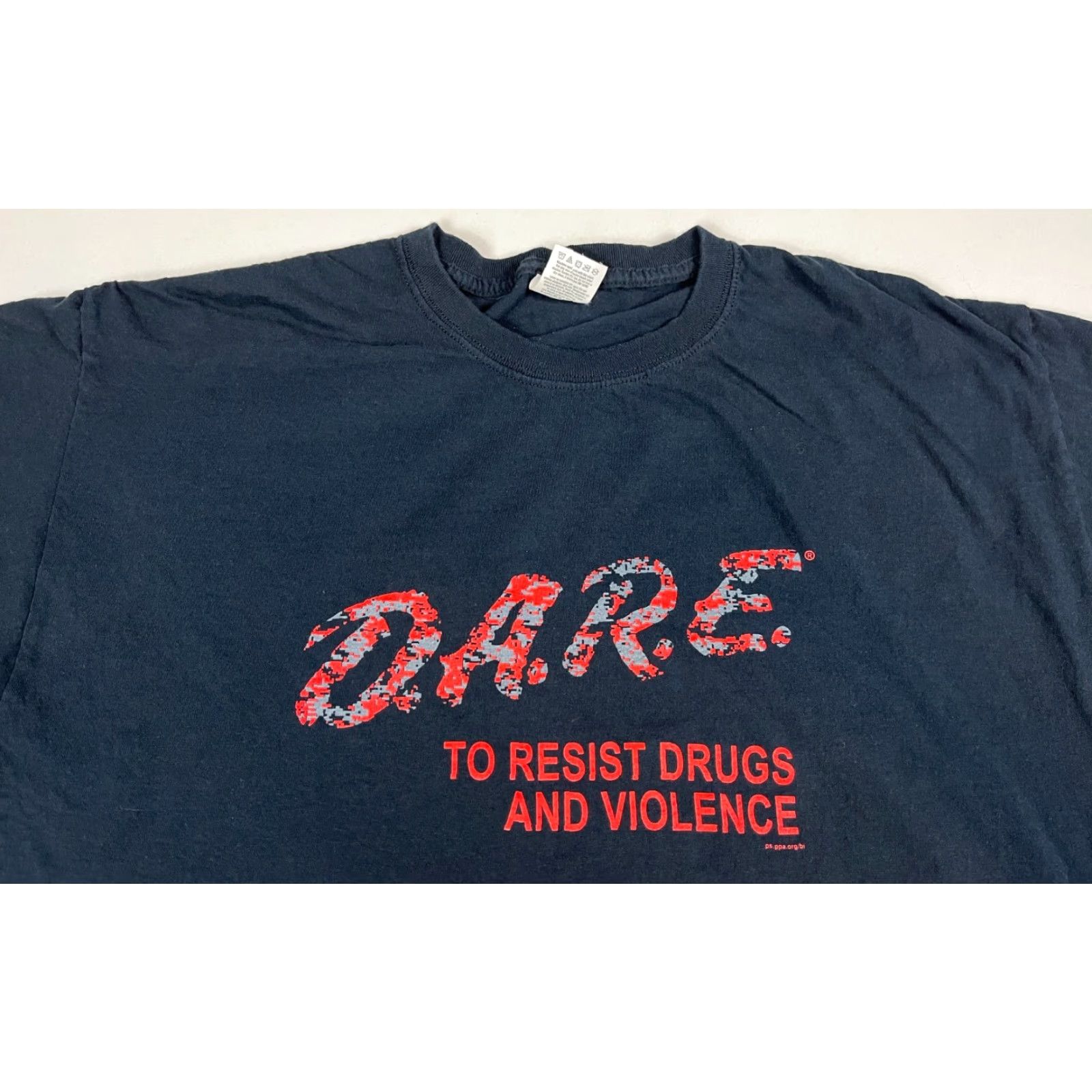 Fruit Of The Loom D.A.R.E. To Resist Drugs and Violence Men’s T-Shirt Sz L Black Cotton Fruit of the Loom Short Sleeve Crew Neck Adult Large Mens Size US L / EU 52-54 / 3 - 3 Thumbnail
