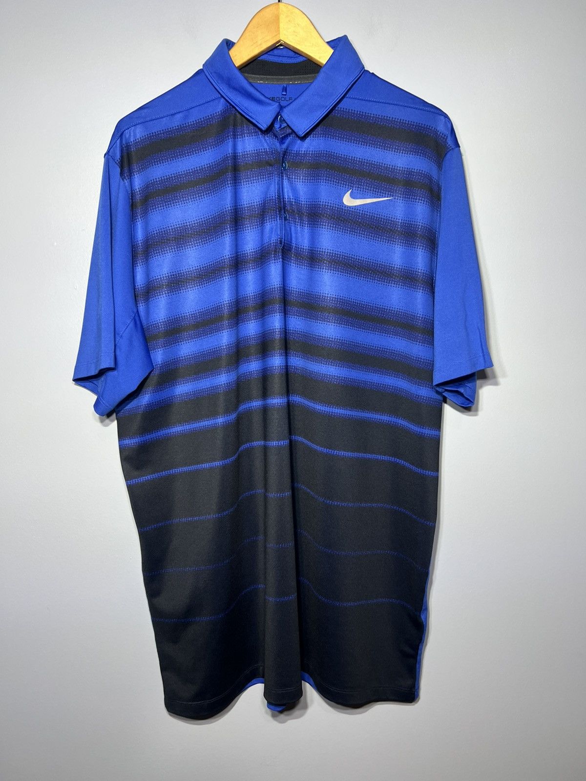 Nike Nike Golf Standard Fit golf Polo Shirt XL Mens Blue Striped Size US XL / EU 56 / 4 - 2 Thumbnail