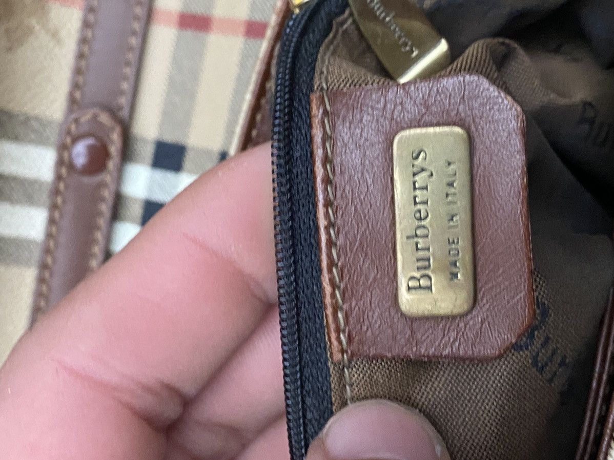 Burberry × Vintage Vintage Burberry’s Nova Check Overprinted Crossbody Bag Size ONE SIZE - 16 Thumbnail