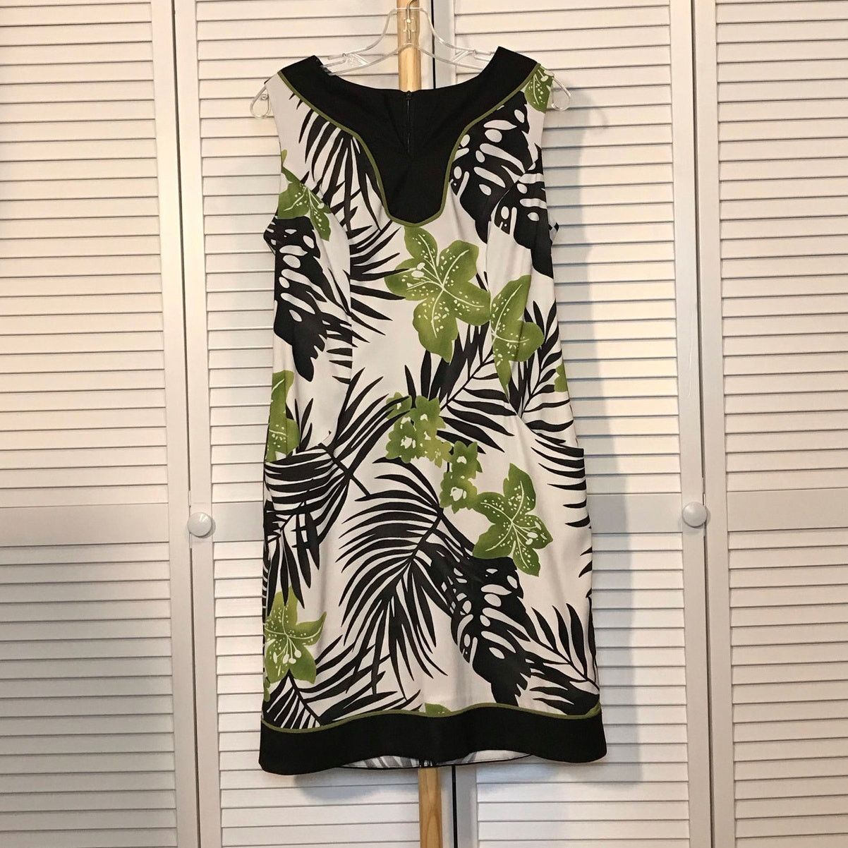 Other AGB Floral V-Neck Pockets Pleated A-Line Midi Dress 10 Size L / US 10 / IT 46 - 1 Thumbnail
