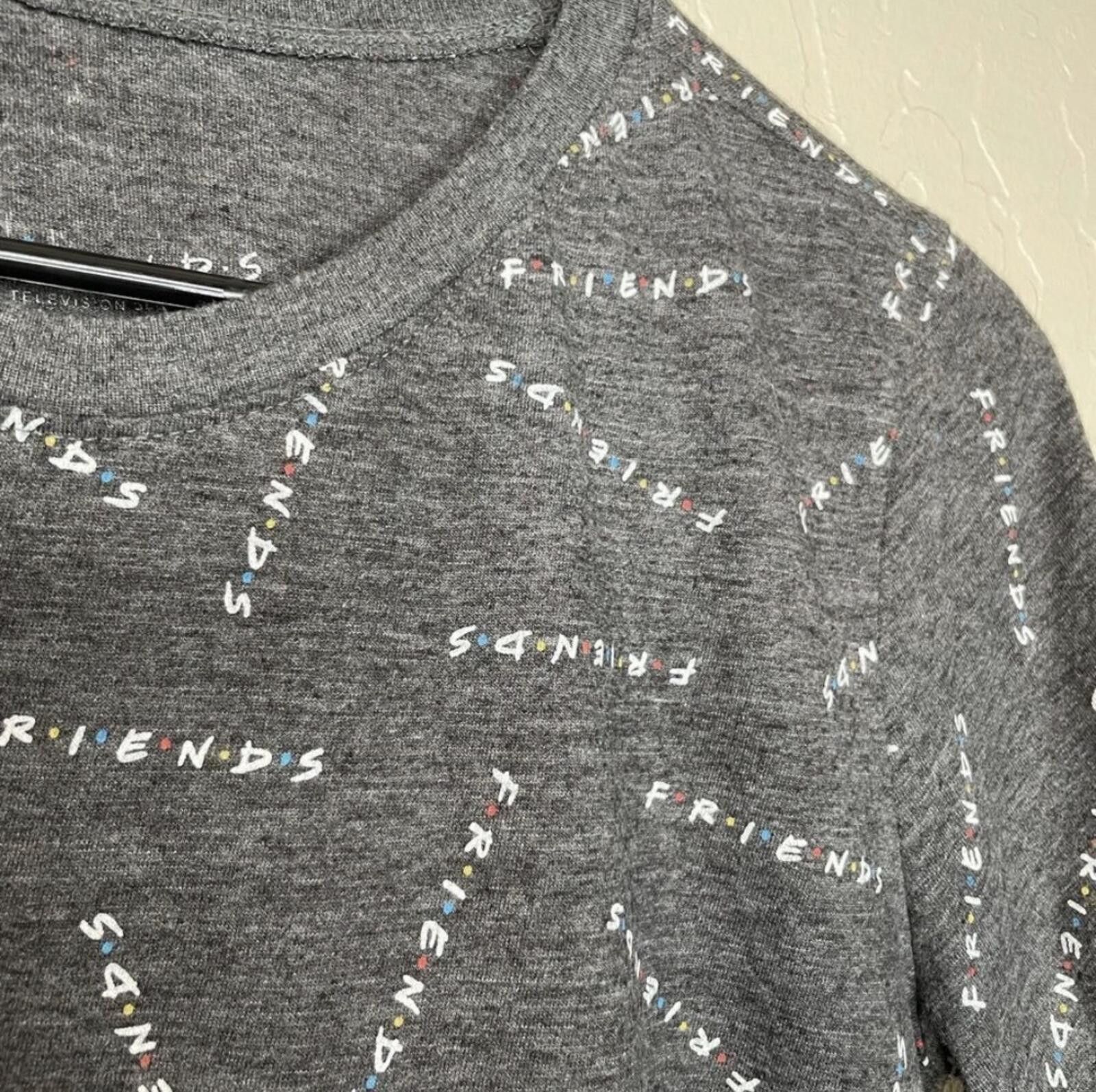 Amongst Friends Friends T Shirt Size M / US 6-8 / IT 42-44 - 4 Thumbnail