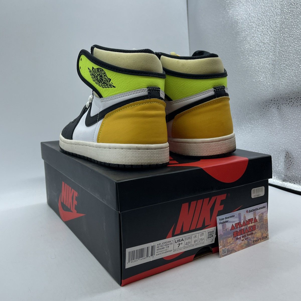 Jordan Brand Air Jordan 1 high volt gold Size US 7.5 / EU 40-41 - 4 Thumbnail