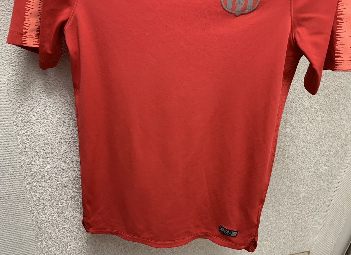 Nike Nike Barcelona soccer jersey S size Size US M / EU 48-50 / 2 - 3 Thumbnail