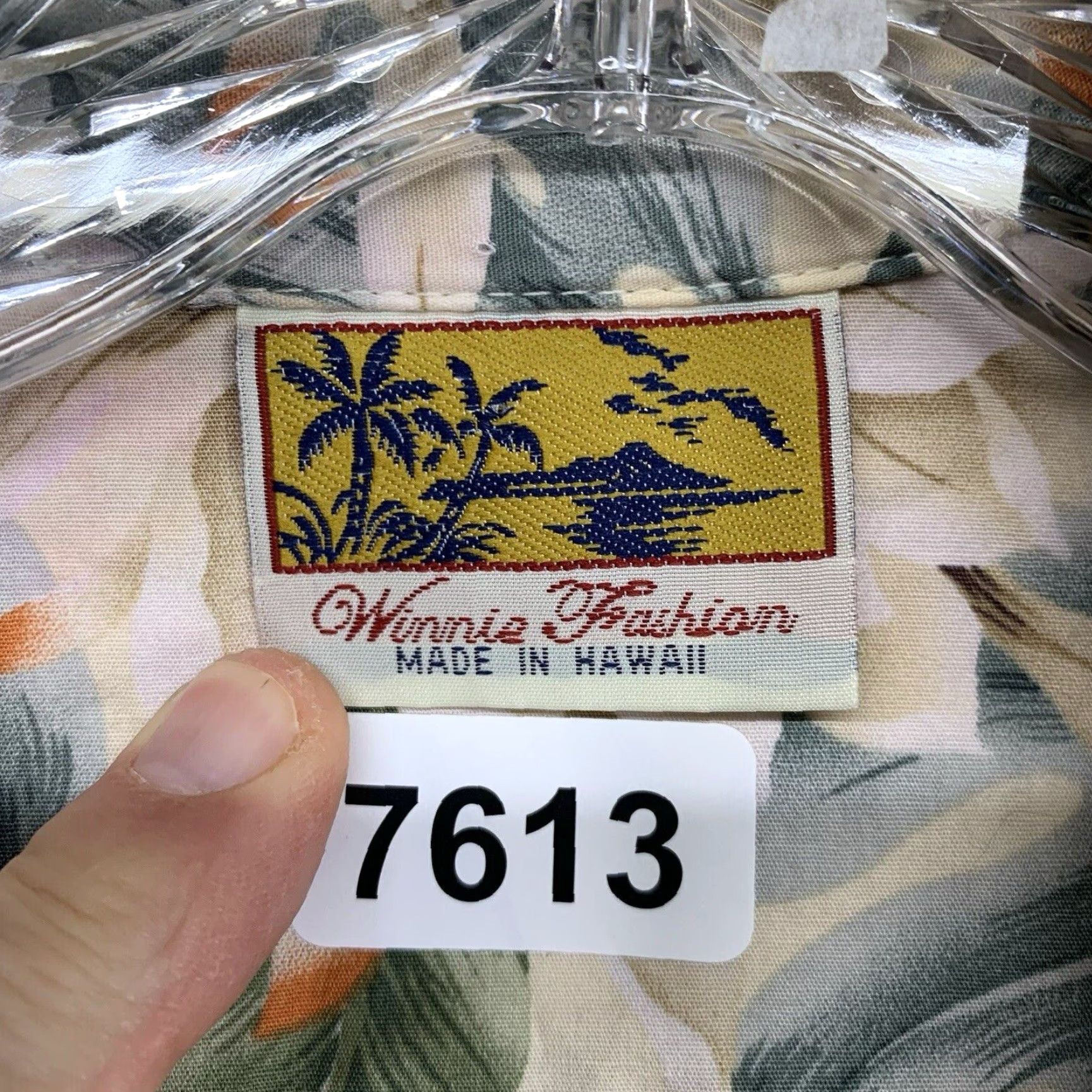 Vintage VINTAGE Winnie Fashion Men's Hawaiian Shirt Large Floral Palm Leaf Casual Travel Summer Fall Cotton Size US L / EU 52-54 / 3 - 6 Thumbnail