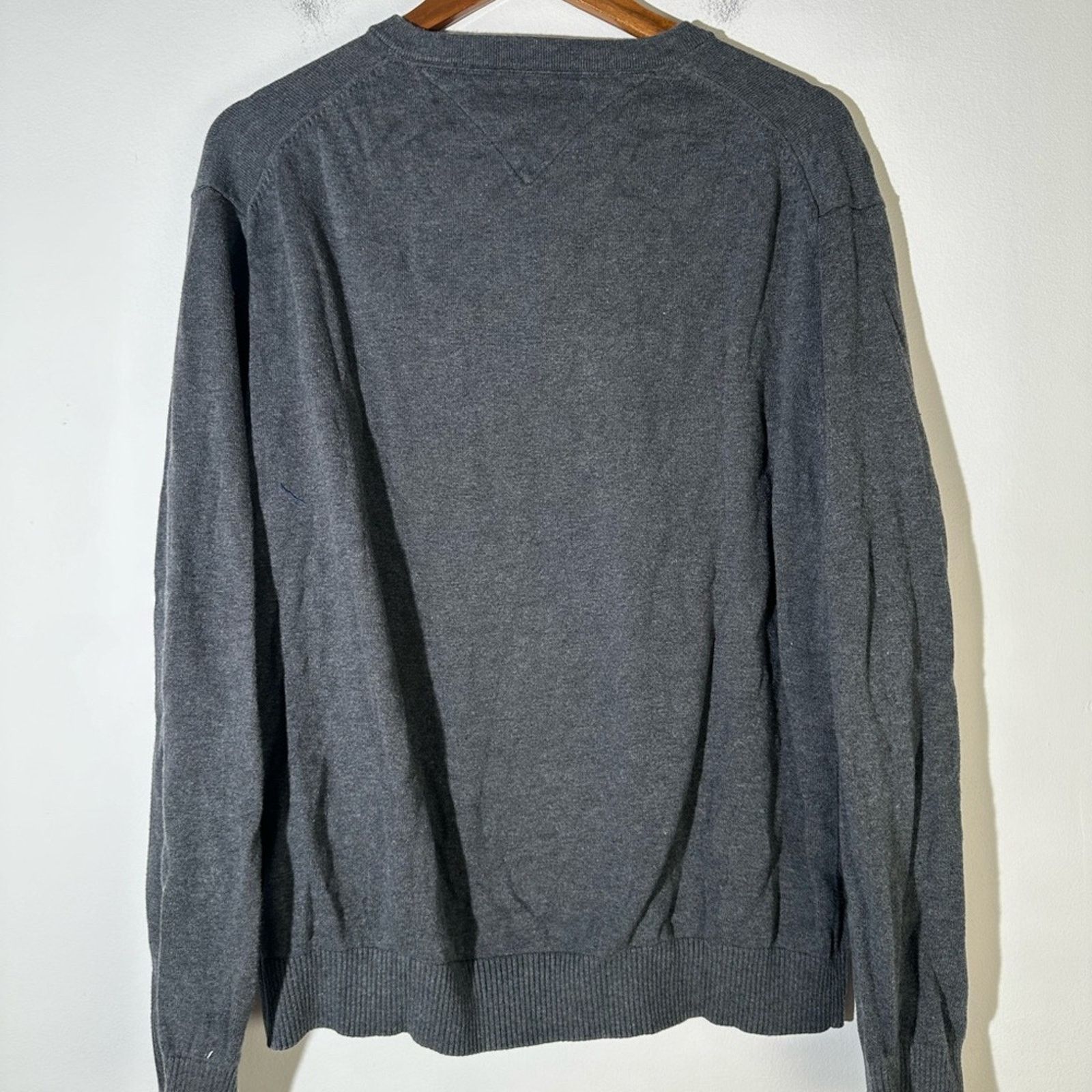 Tommy Hilfiger Tommy Hilfiger V Neck Sweater Size US XL / EU 56 / 4 - 3 Thumbnail
