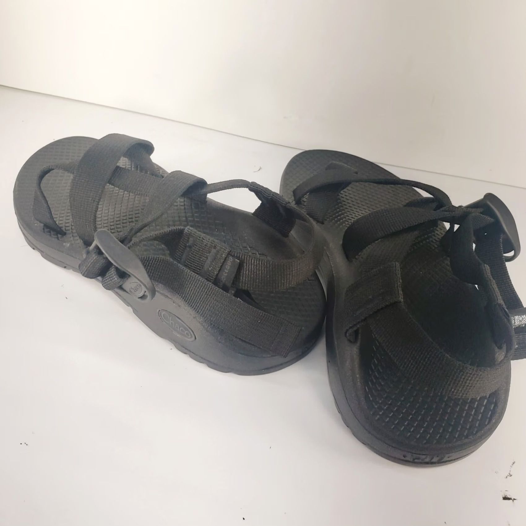 Chaco Chaco Sandals Womens Z/Cloud 2 Black Strappy Adjustable Buckle Toe Loop 7 Shoes Mens Girls? Size US 7 / IT 37 - 5 Thumbnail