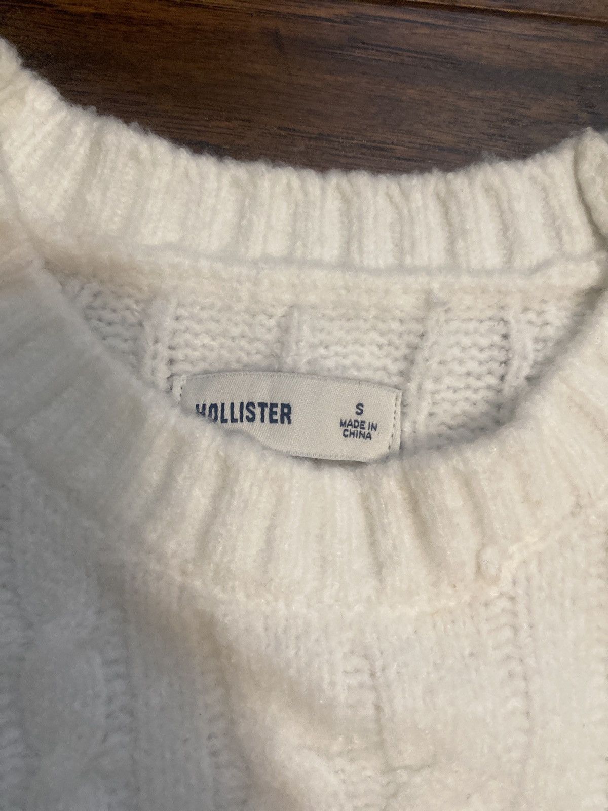Hollister Cashmere White Sweater Size S / US 4 / IT 40 - 2 Thumbnail