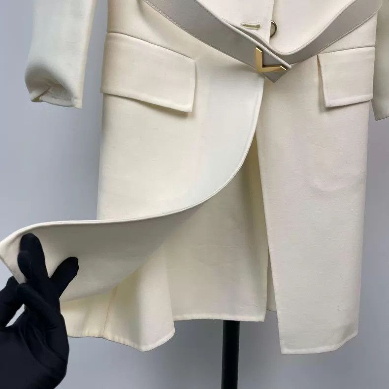 Other Valentino The trench coat is white Size XS / US 0-2 / IT 36-38 - 9 Thumbnail