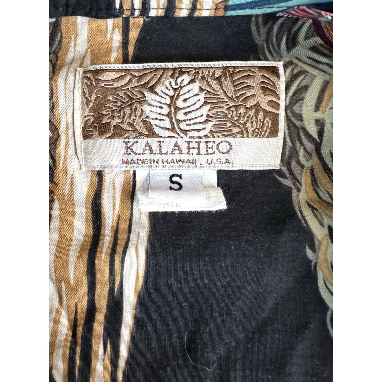 Vintage Kalaheo Mens S Surfboard Beach Floral Rayon Open Collar Hawaiian Shirt Size US S / EU 44-46 / 1 - 7 Thumbnail