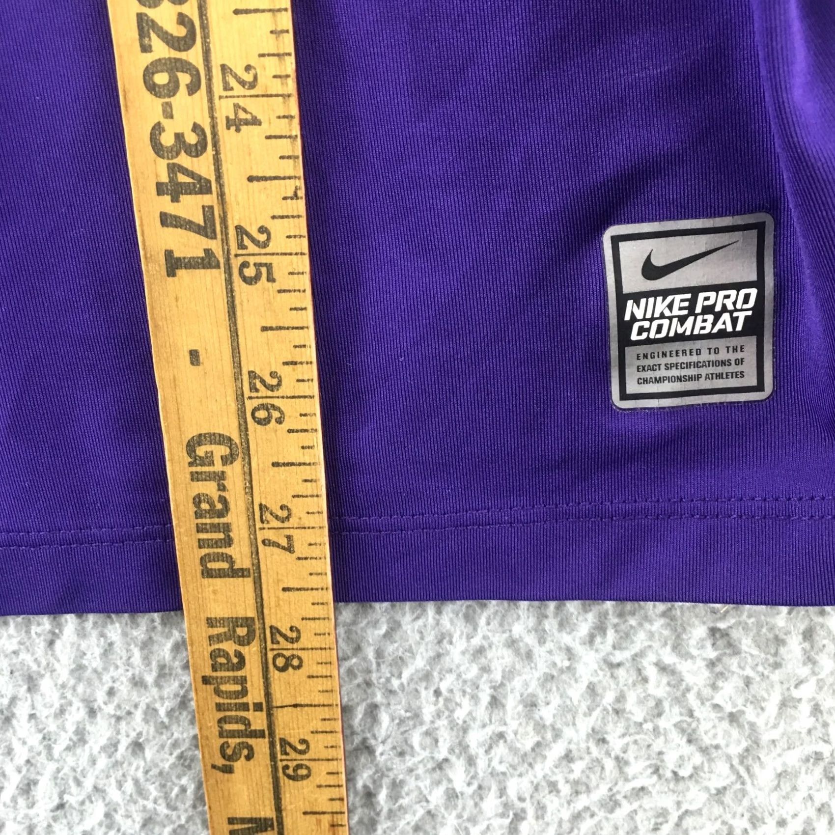 Nike Nike Dri Fit T-Shirt Womens XL Purple Short Sleeve Pullover Crew Neck Fitted Size XL / US 12-14 / IT 48-50 - 5 Thumbnail