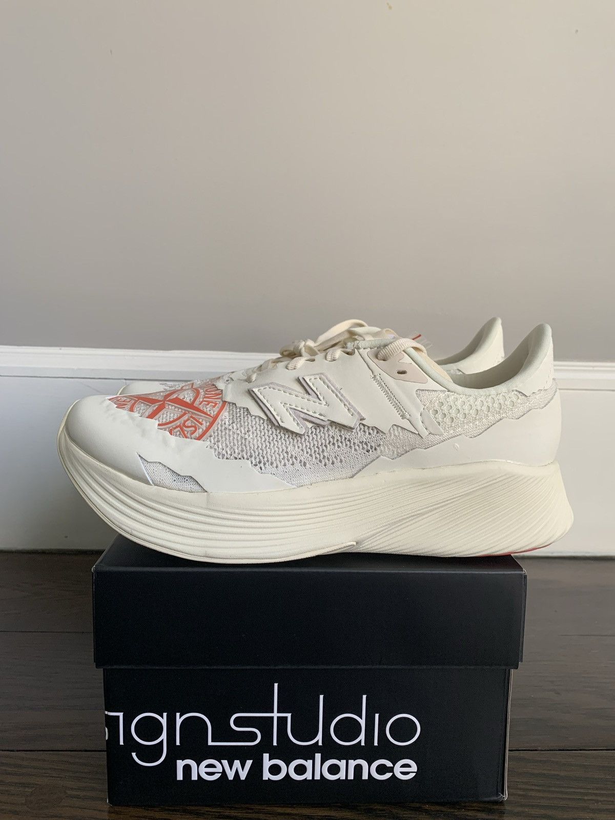 New Balance New Balance x Stone Island FuelCell RC Elite White MSRCELTD Size US 6 / EU 39 - 4 Thumbnail