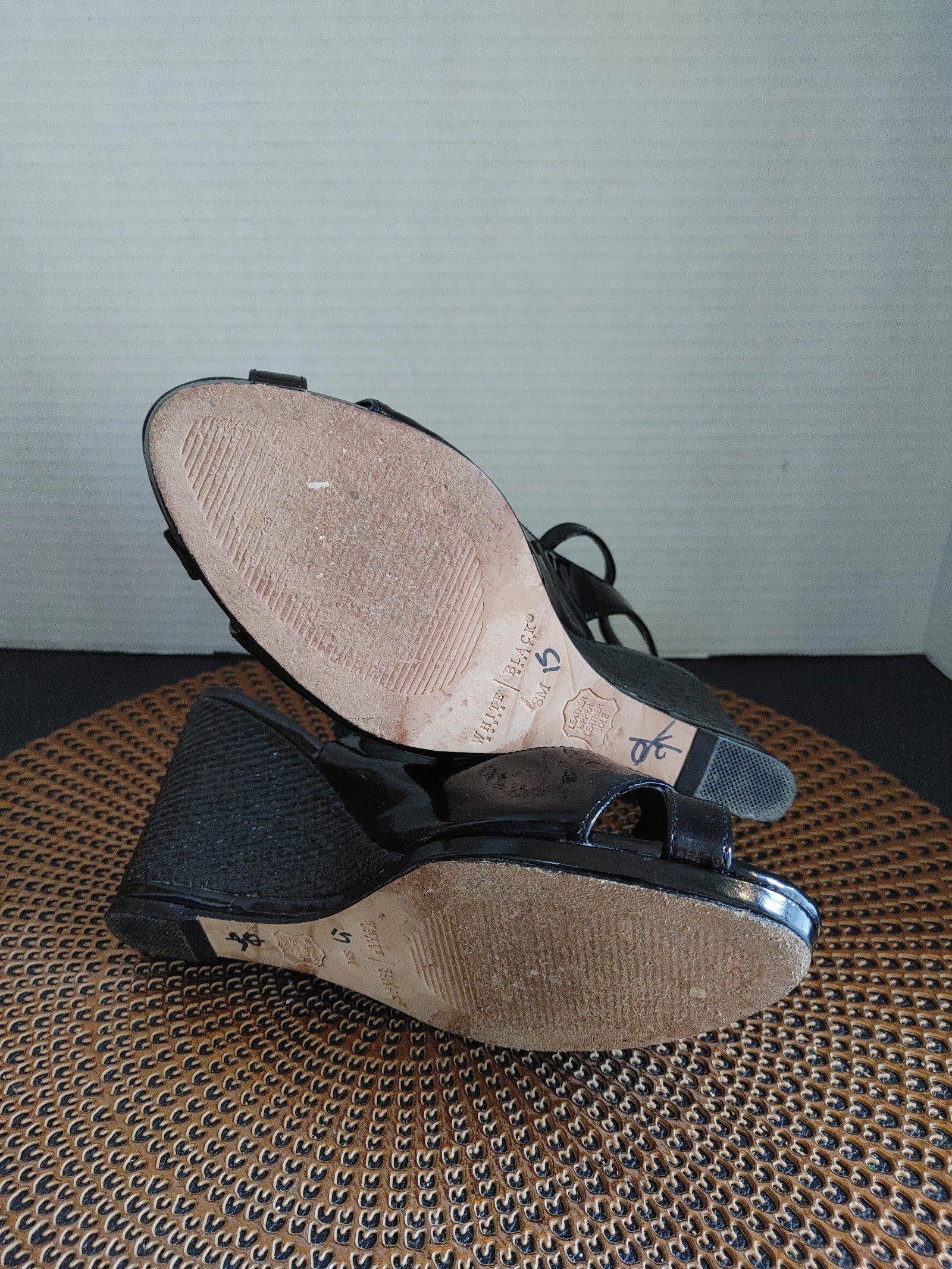 Designer White House Black Market Karen Patent Leather Wedges Size 8M Size US 8 / IT 38 - 6 Thumbnail