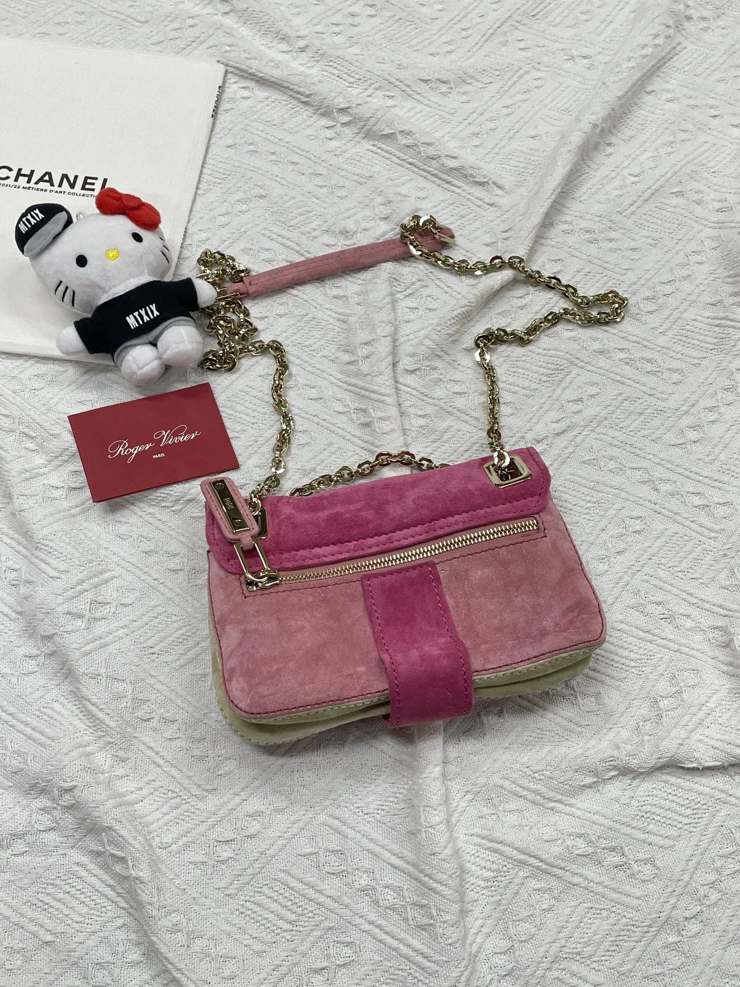 Roger Vivier Roger Vivier Pink Suede Chain Armpit Bag Size ONE SIZE - 2 Thumbnail