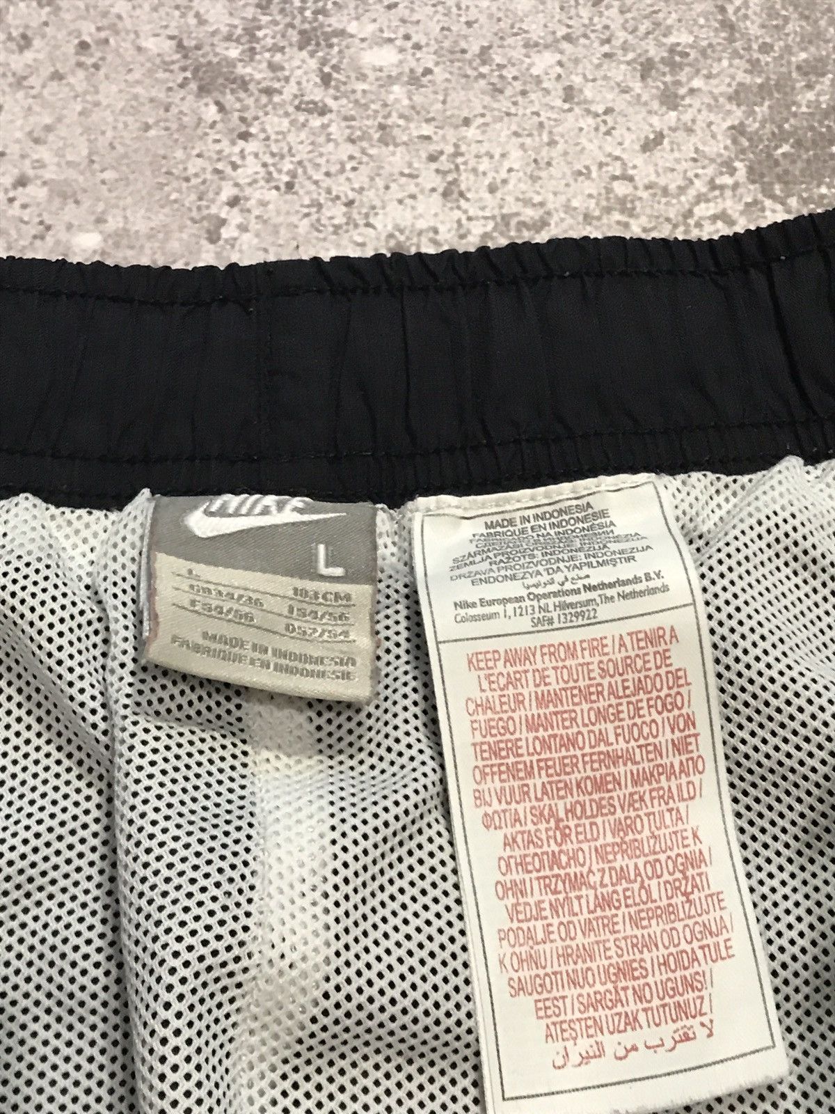 Nike × Vintage Vintage 90s Nike Track Shorts Embroiled Logo Black L Size US 34 / EU 50 - 8 Thumbnail