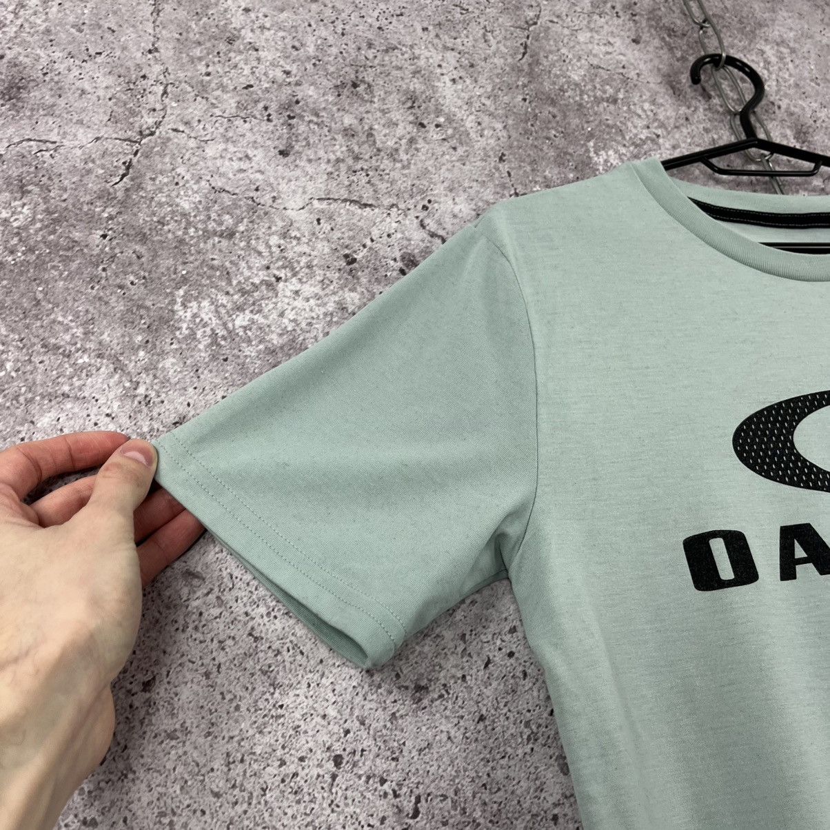 Oakley Oakley T-Shirt Centre Big Logo Y2K Street Style Size S Size US S / EU 44-46 / 1 - 3 Thumbnail
