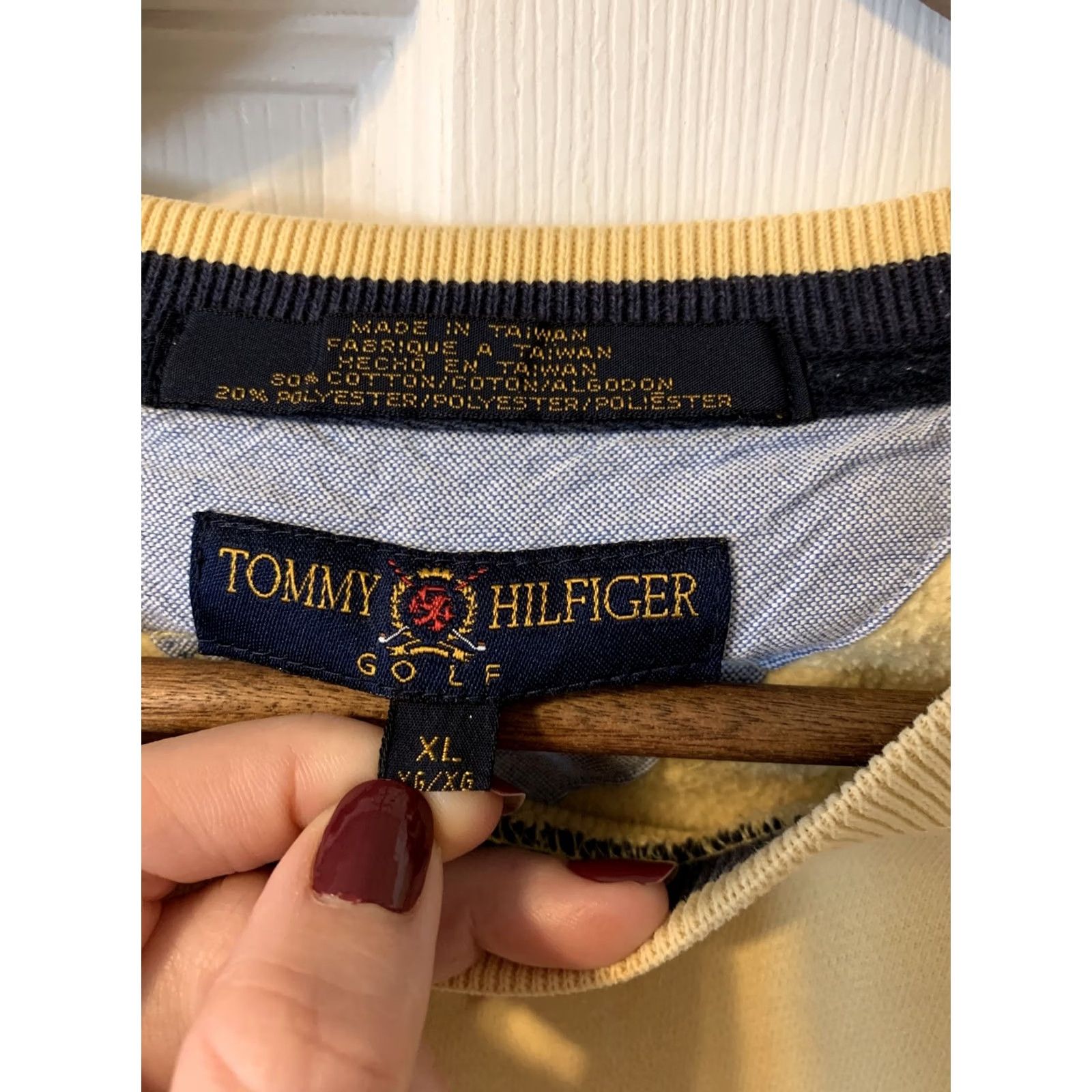 Tommy Hilfiger VINTAGE Tommy Hilfiger Yellow Crew Neck Pullover Sweater Womens XL Size Regular Knit Solid 90s Classic Sports Shirt Size XL / US 12-14 / IT 48-50 - 3 Thumbnail