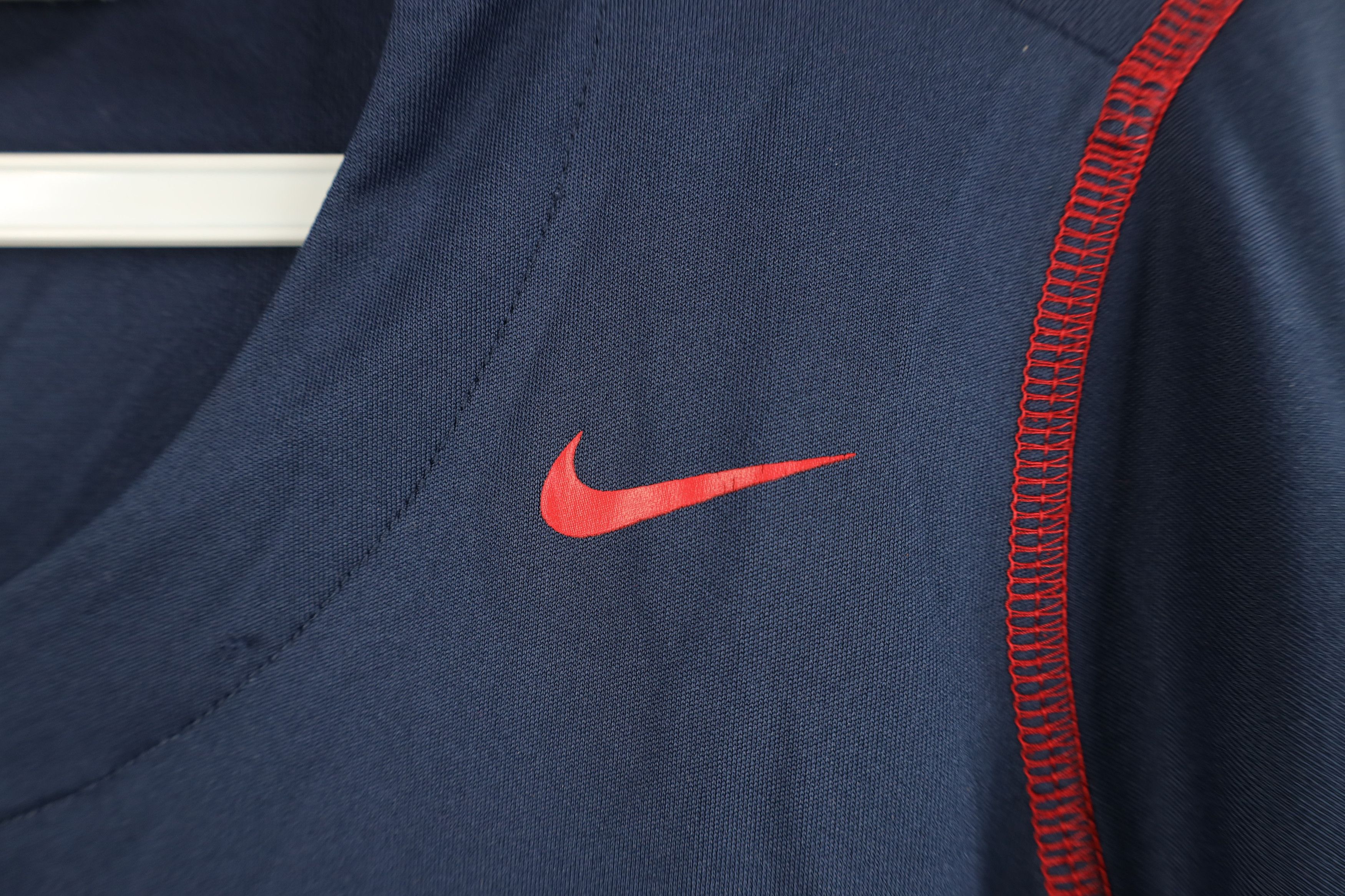 Nike Nike Scott Mini Swoosh Chief Wahoo Cleveland Indians T-Shirt Size US S / EU 44-46 / 1 - 4 Thumbnail