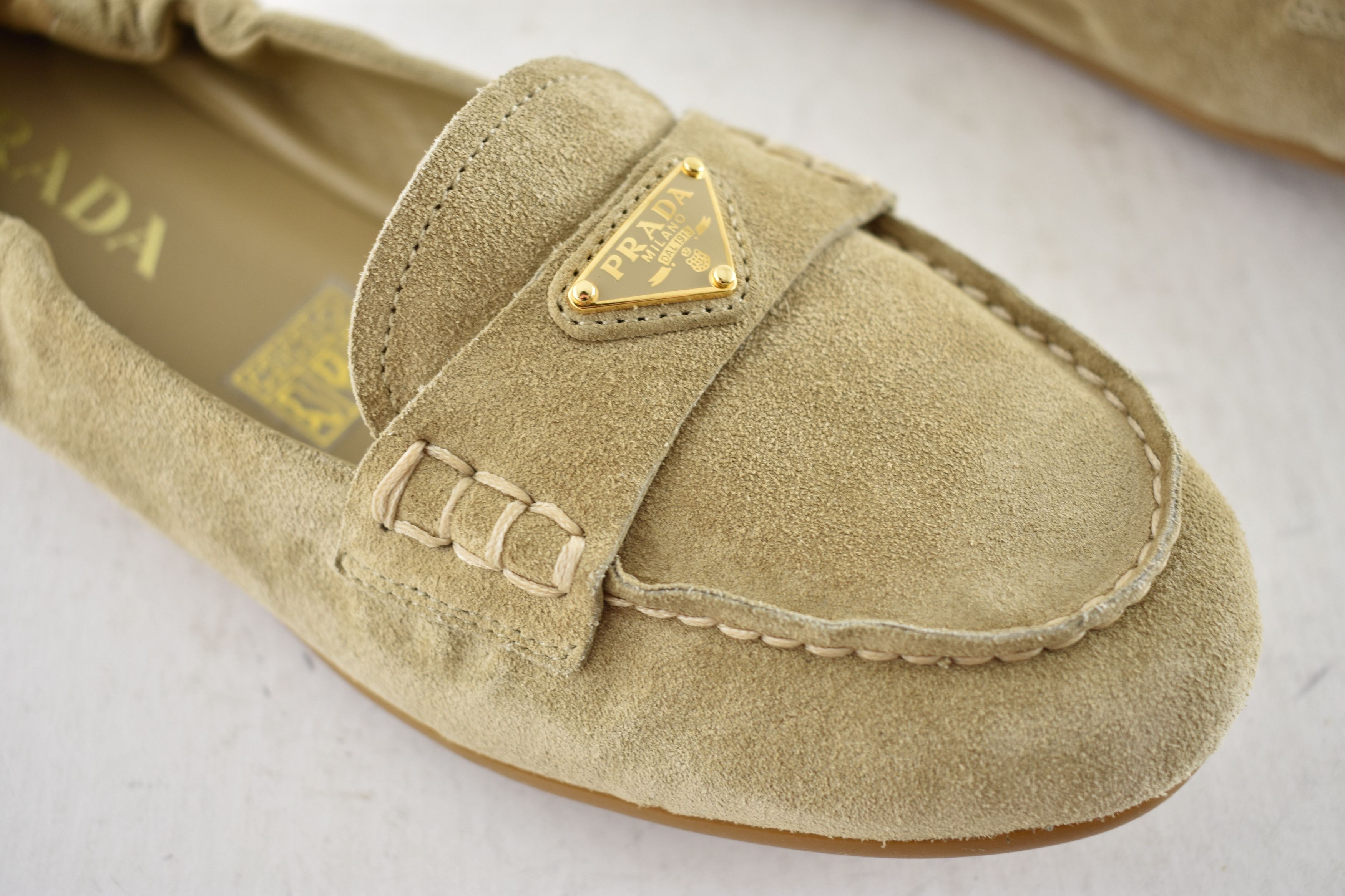 Prada Prada Ecru Beige Suede Logo Scrunch Loafer Moccasin Flat 38 Size US 8 / IT 38 - 6 Thumbnail
