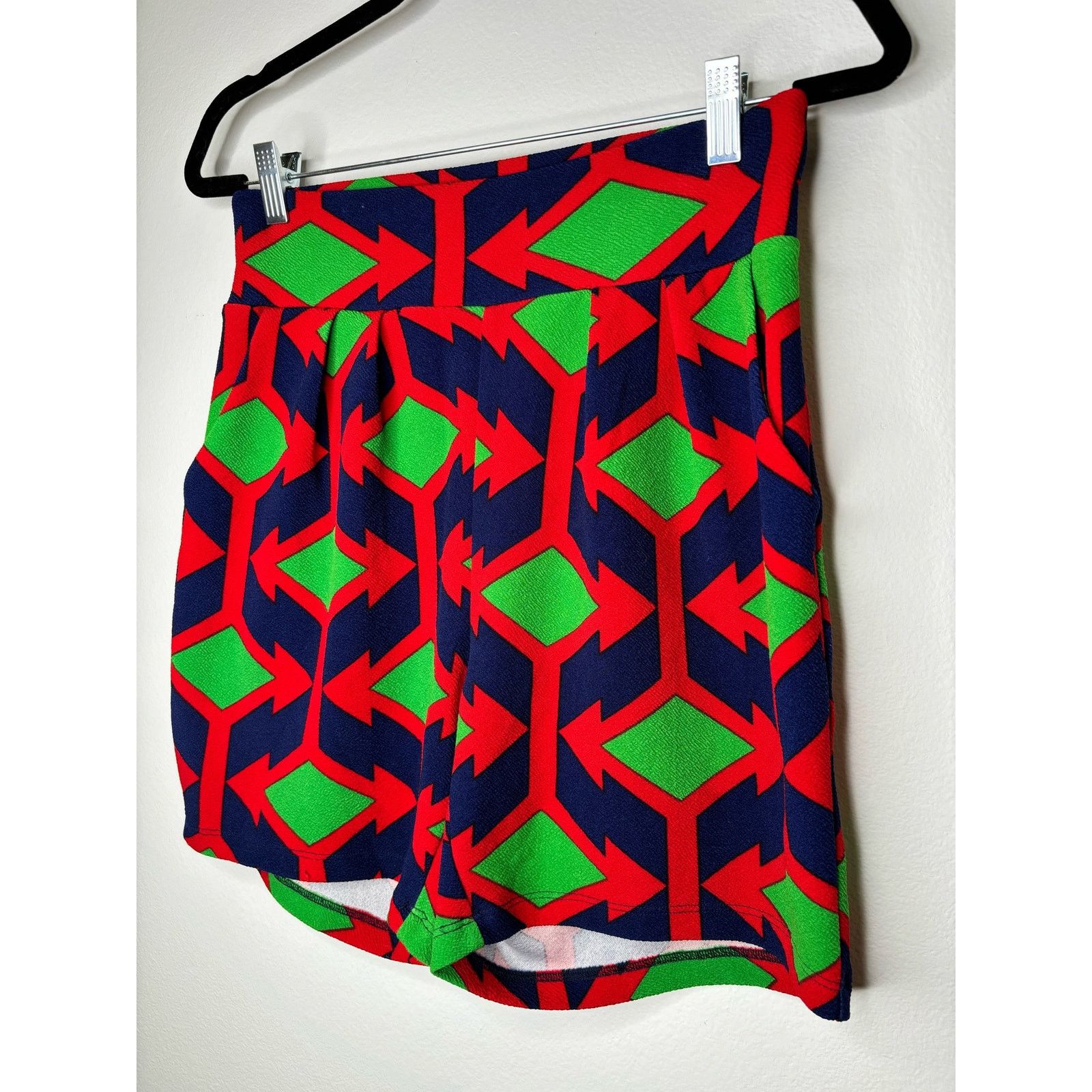 & Other Stories High-rise geometric shorts with pockets ￼ Size 32" / US 10 / IT 46 - 3 Thumbnail