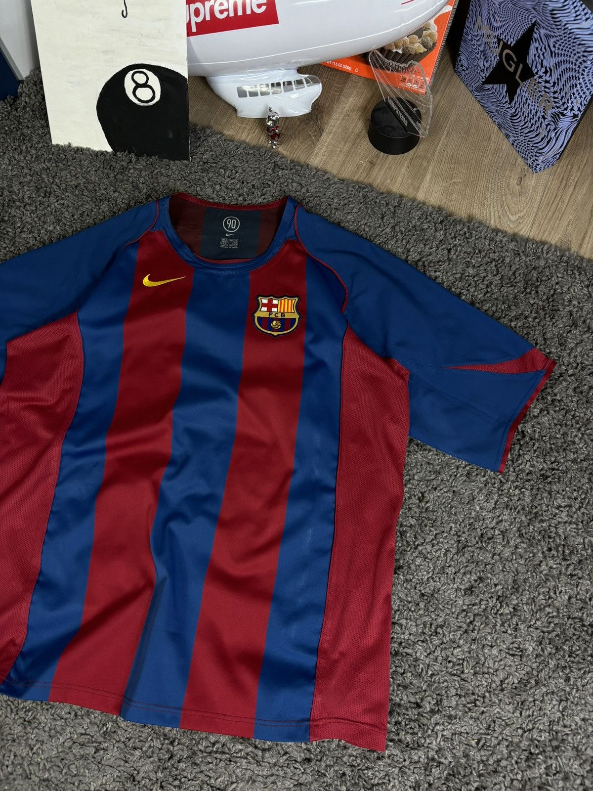 Nike × Vintage Nike Barcelona 2005/2006 Ronaldinho Home Shirt Soccer Jersey Size US XL / EU 56 / 4 - 3 Thumbnail
