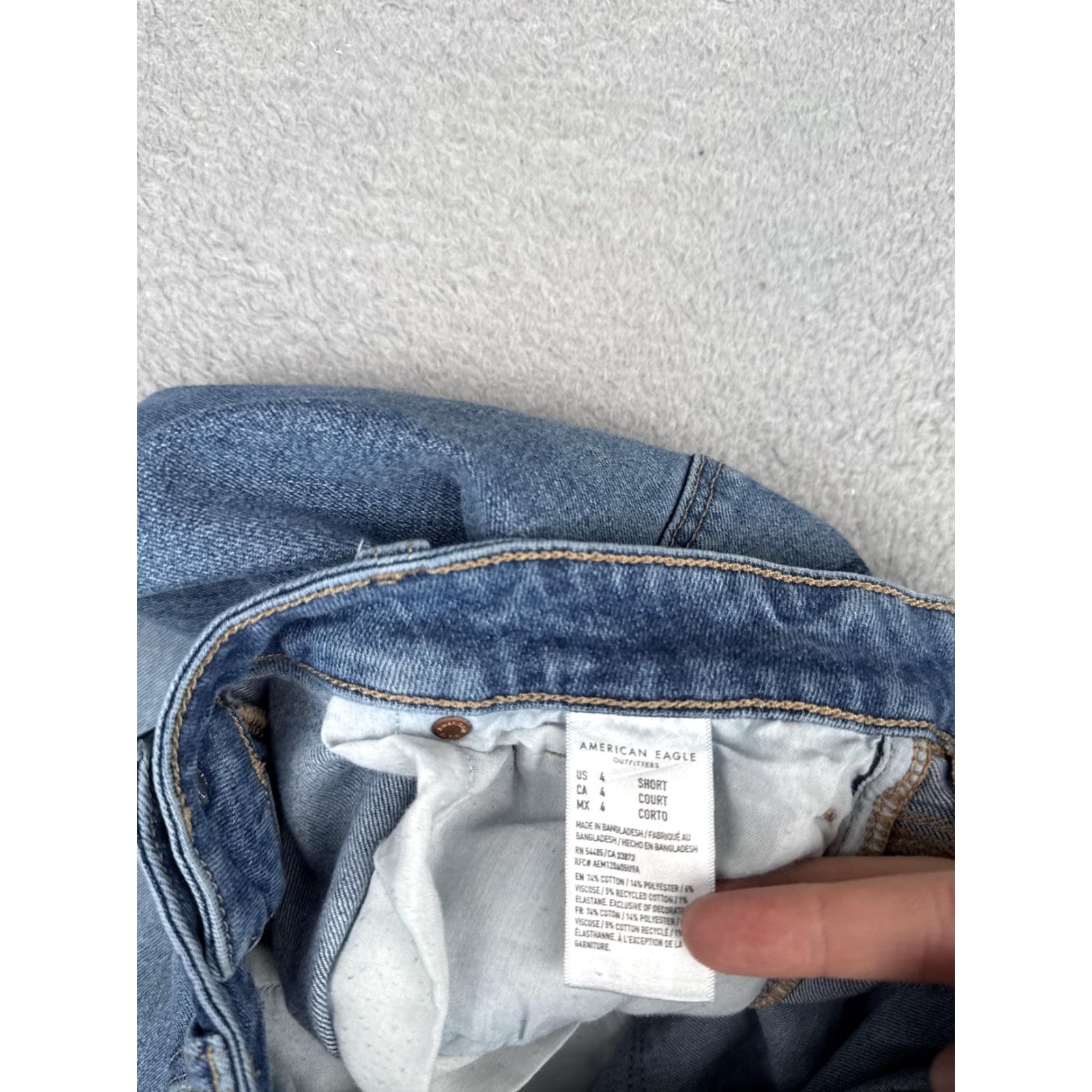 American Eagle Outfitters American Eagle Outfitters Women's Jeans Skinny 4 Short Blue Wash High Rise 26x25 Cropped Mid Rise Denim Stretch 5-Pocket Button Zipper Size 27" / US 4 / IT 40 - 7 Thumbnail