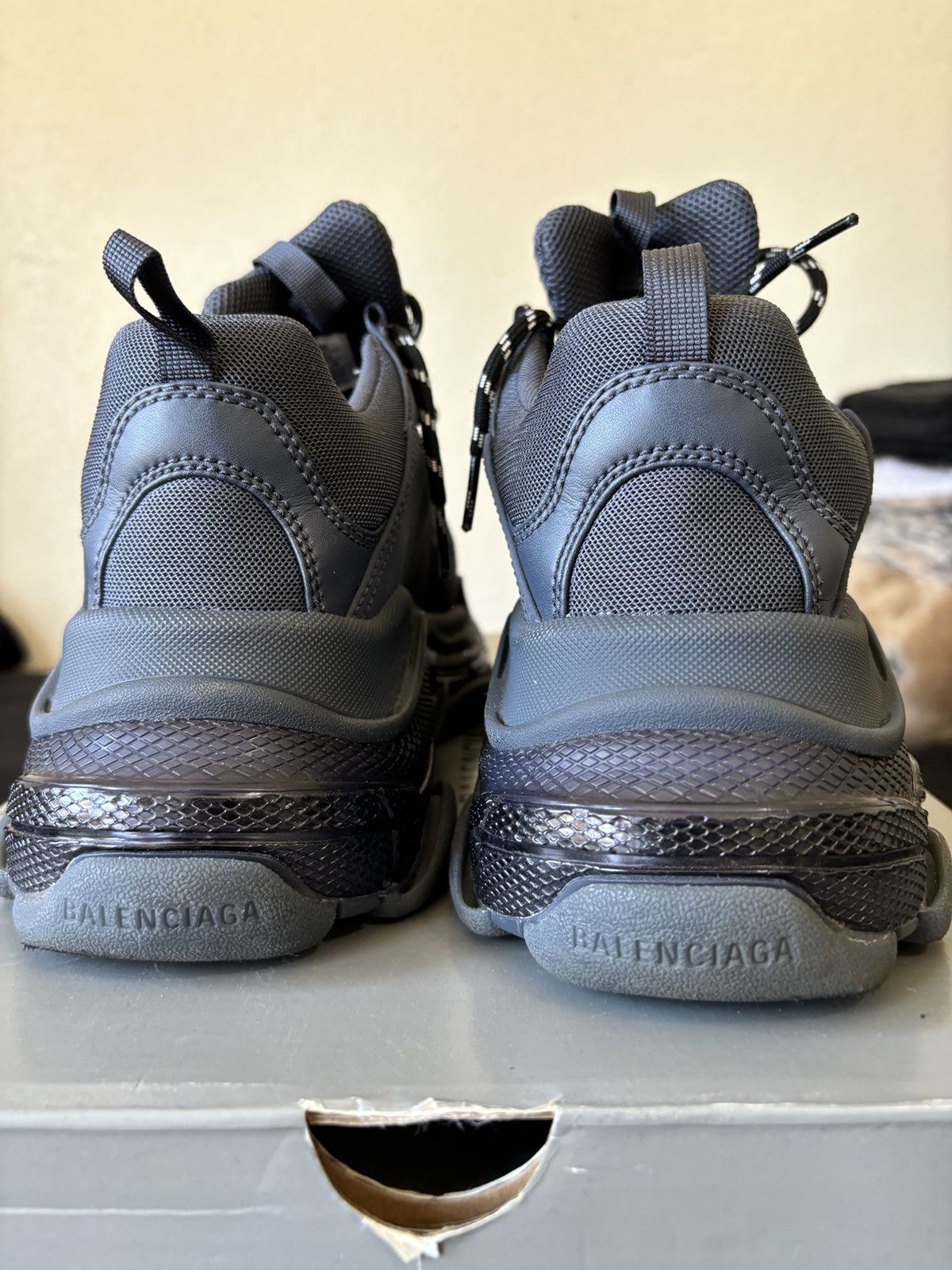 Balenciaga Balenciaga triple s men rare color size 42 Size US 9 / EU 42 - 8 Thumbnail
