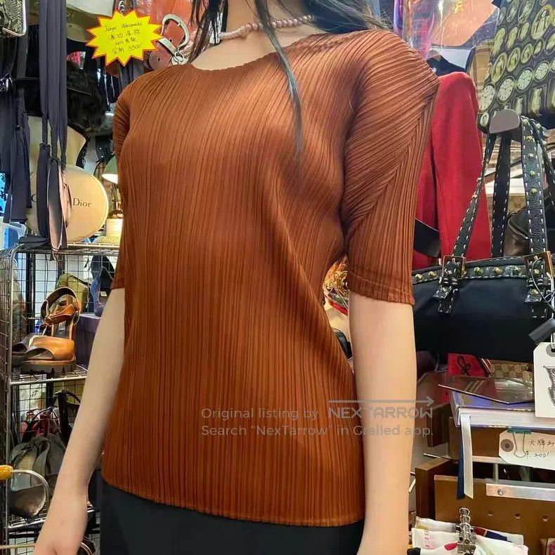 Issey Miyake Issey Miyake Caramel vintage pleated short-sleeve T-shirt Size L / US 10 / IT 46 - 2 Thumbnail