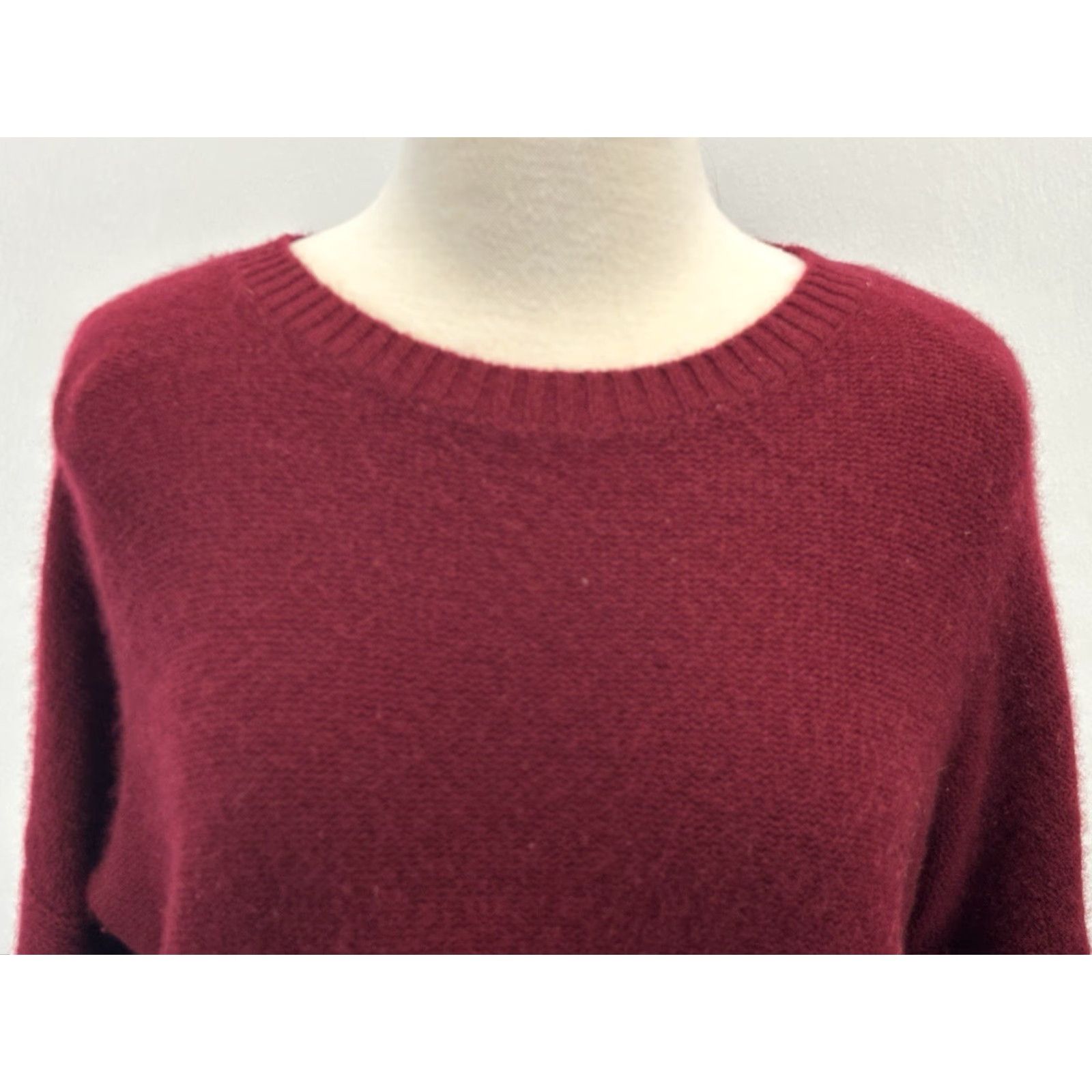 Vintage VINTAGE 360 Cashmere Women's Sweater Oversized Pullover Medium Red Cashmere Knit Classic Fall Winter Spring Size M / US 6-8 / IT 42-44 - 5 Thumbnail