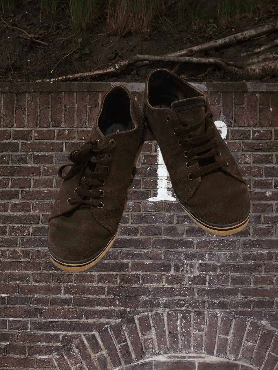 Fred Perry Y2K brown Low-Top Sneakers logo Vintage Fred Perry size US 8 Size US 8 / EU 41 - 1 Thumbnail