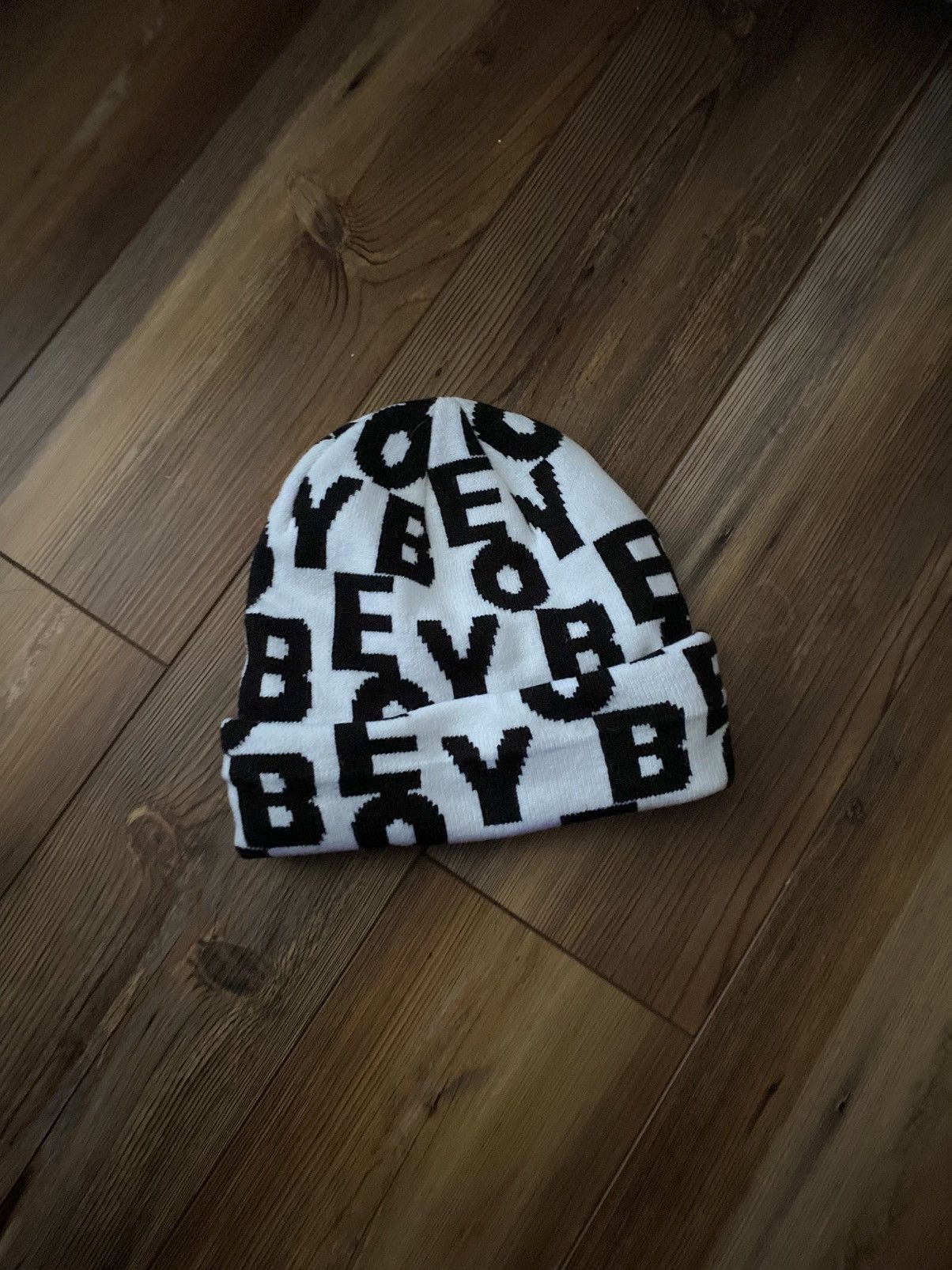 Japanese Brand × Obey Black & White Obey Print Beanie Size ONE SIZE - 1 Thumbnail