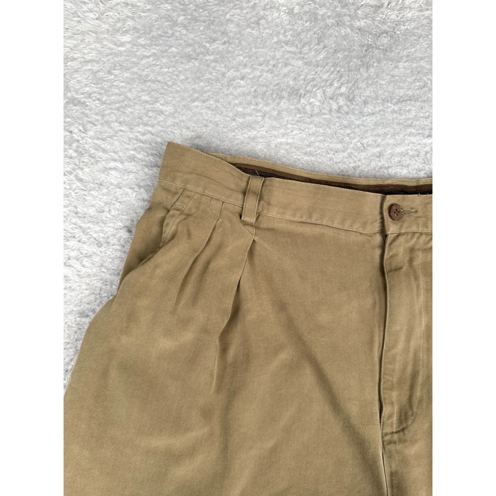 Tommy Bahama Tommy Bahama Shorts Mens 36 Khaki Silk Herringbone Pleated Relax Resort Beach Casual Size US 36 / EU 52 - 4 Thumbnail